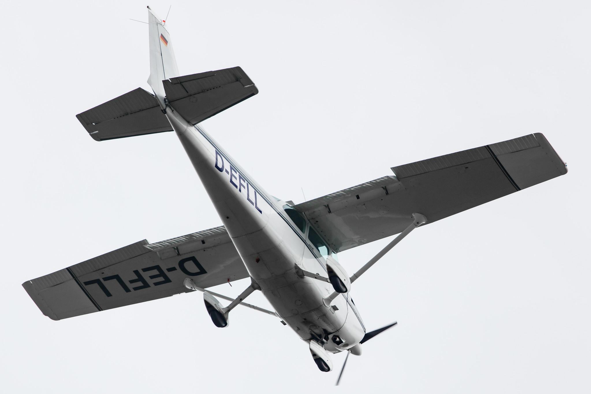 Hamburg Airport: Private owner |  Cessna 172P Skyhawk C172 | D-EFLL | MSN 172-75489