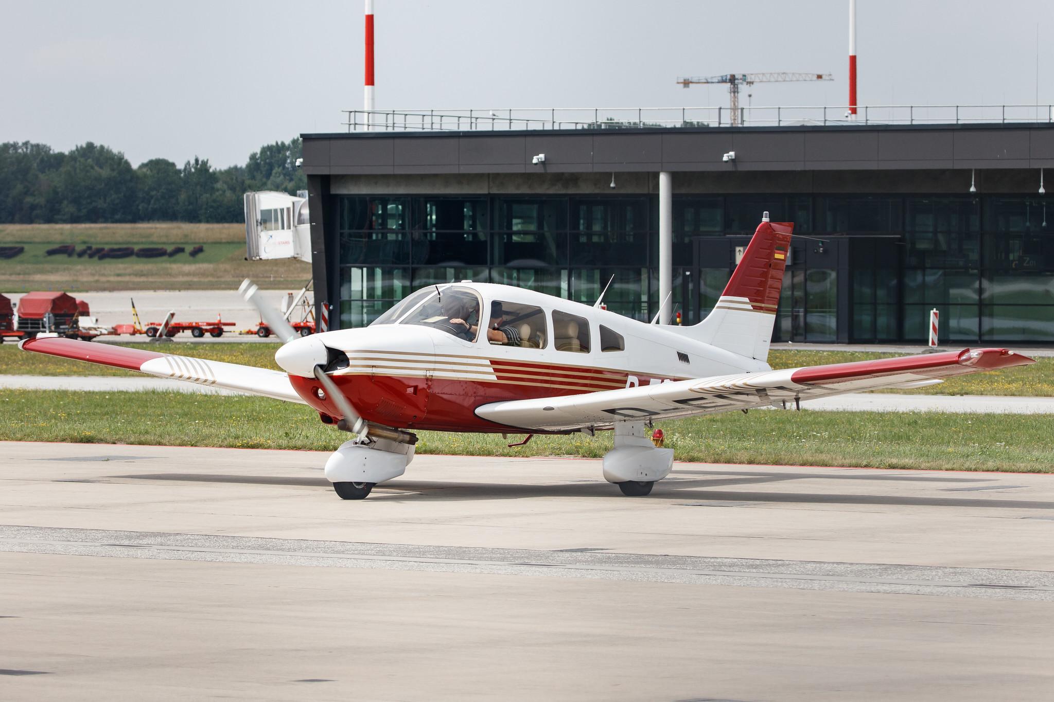 Hamburg Airport: Private owner |  Piper PA-28-181 Archer II P28A | D-EIXH | MSN 2890191
