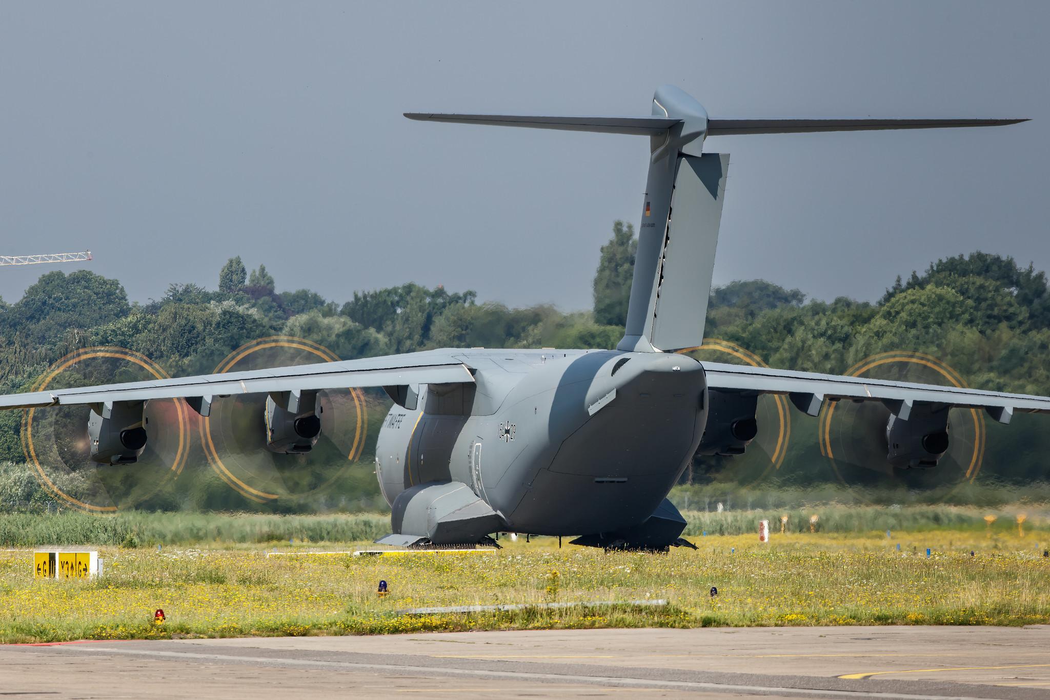 Hamburg Airport: German Air Force (/ GAF) | Airbus A400M-180 A400 A400 | 54+29 | MSN 090