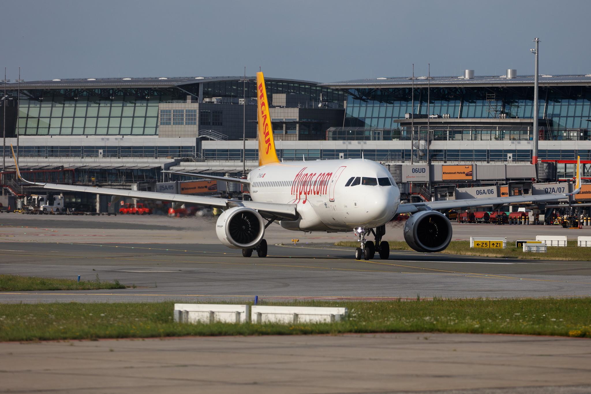Hamburg Airport: Pegasus (PC / PGT) | Operator: Pegasus Airlines |  Airbus A320-251N A20N | TC-NCA | MSN 8868