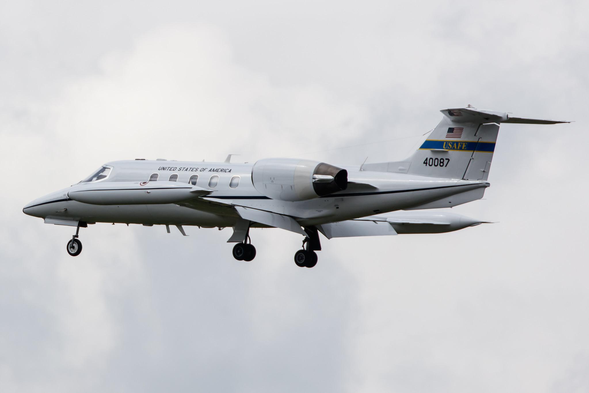 Hamburg Airport: United States - US Air Force (USAF) | Gates Learjet C-21A (35A) LJ35 | 84-0087 | MSN 35A-533