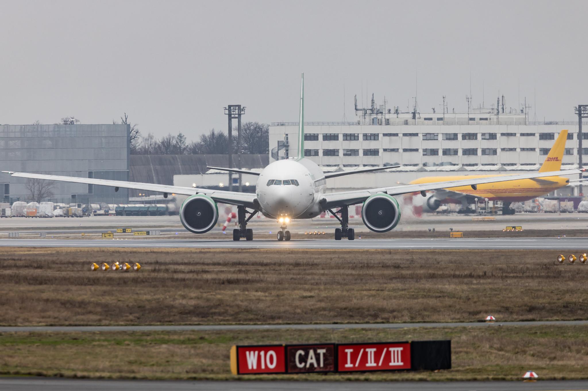 Frankfurt Airport: Turkmenistan Airlines (T5 / TUA) |  Boeing 777-22K(LR) B77L | EZ-A778 | MSN 42296