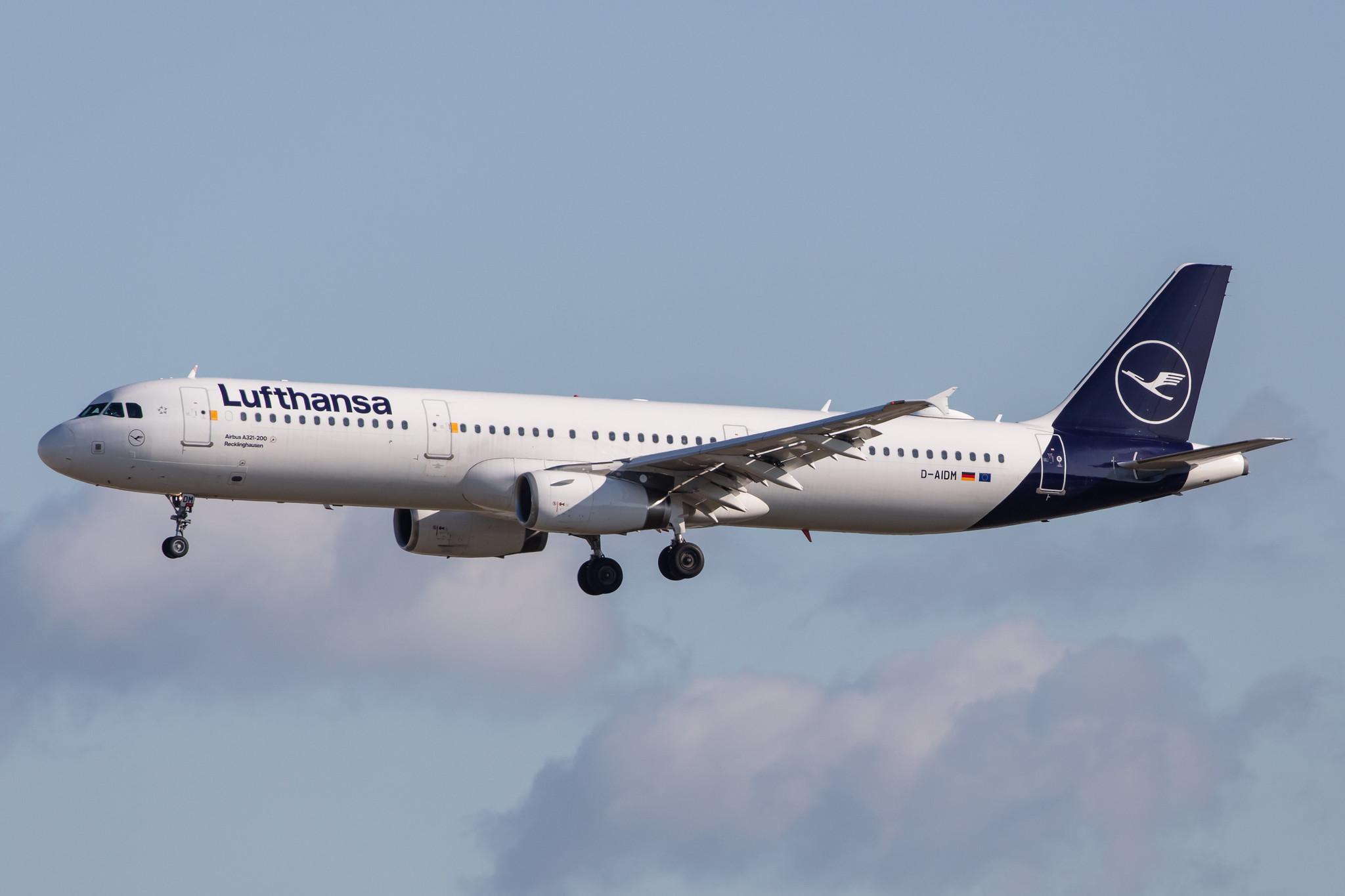 Frankfurt Airport: Lufthansa (LH / DLH) |  Airbus A321-231 A321 | D-AIDM | MSN 4916