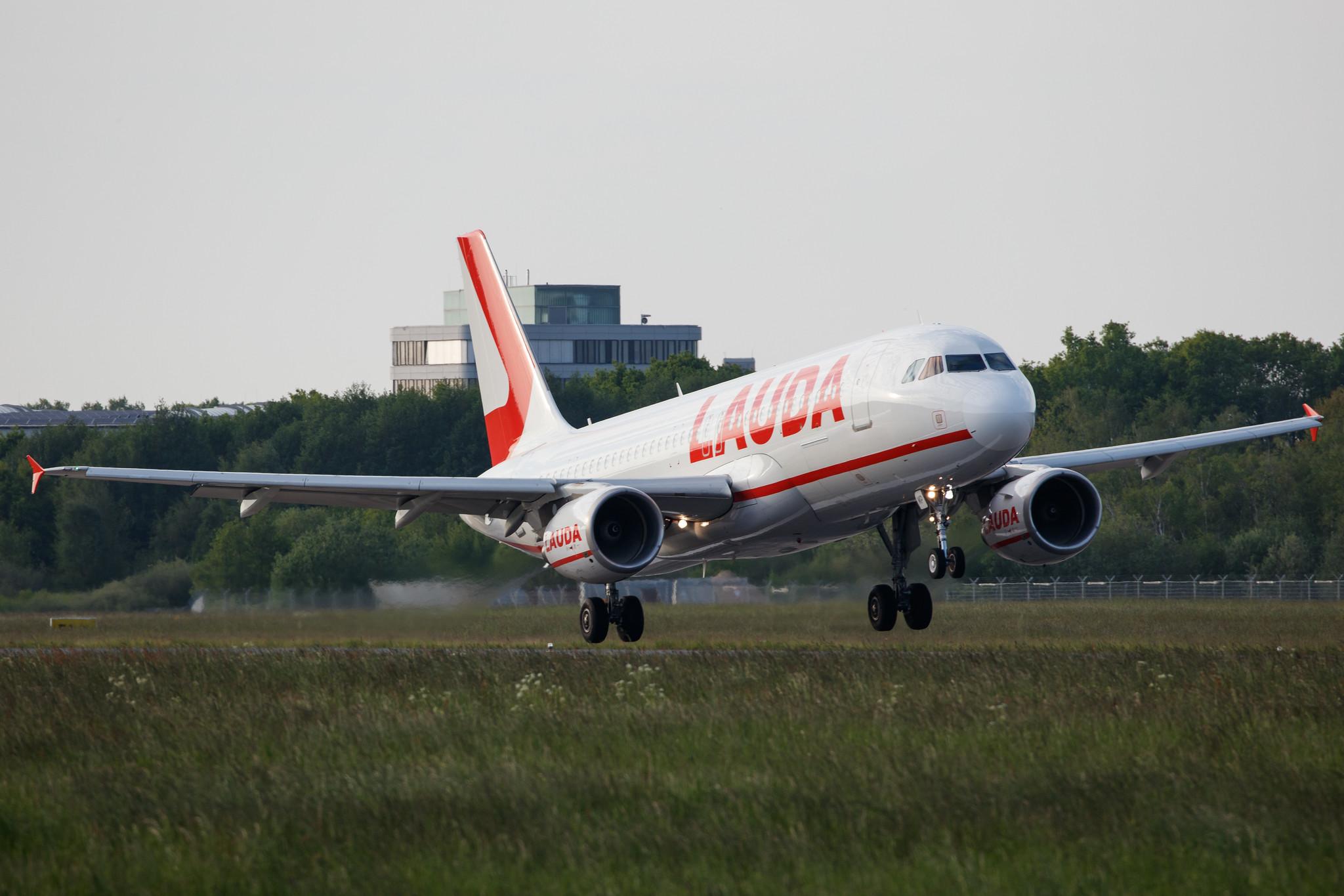 Hamburg Airport: Lauda Europe (LW / LDA) |  Airbus A320-214 A320 | 9H-LMP | MSN 03616
