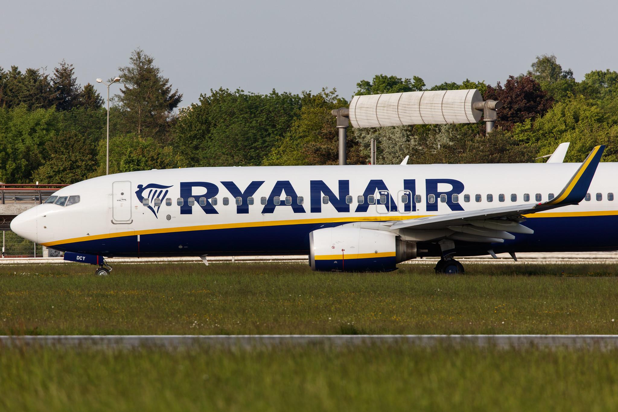 Hamburg Airport: Ryanair (FR / RYR) |  Boeing 737-8AS B738 | EI-DCY | MSN 33570