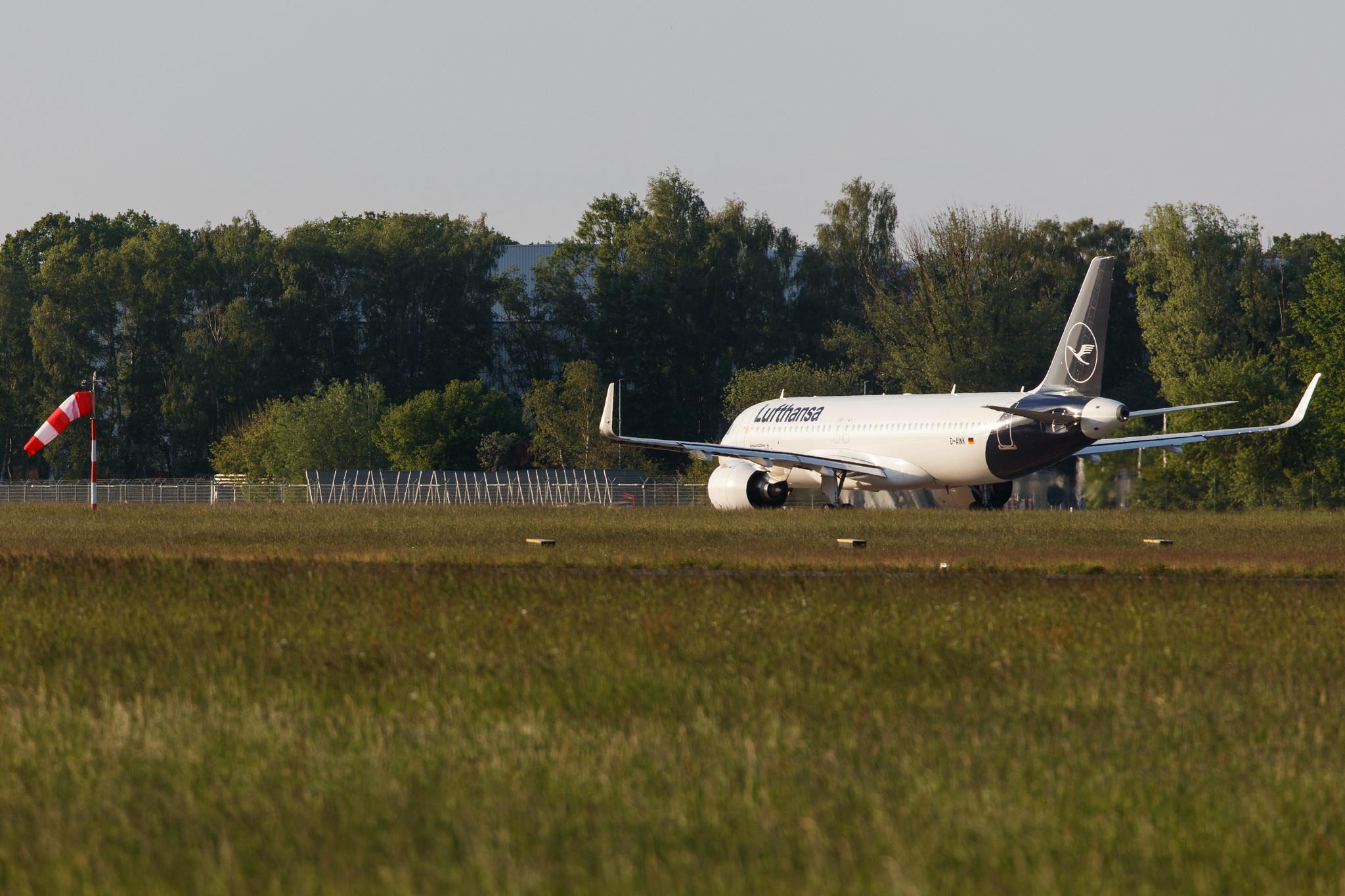 Hamburg Airport: Lufthansa (LH / DLH) |  Airbus A320-271N A20N | D-AINK | MSN 8249