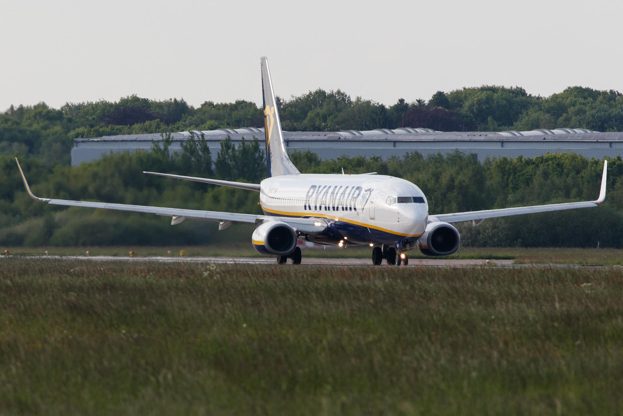 Hamburg Airport: Ryanair (FR / RYR) |  Boeing 737-8AS B738 | EI-DCY | MSN 33570