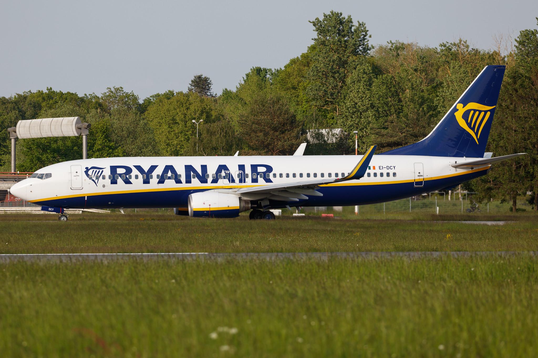 Hamburg Airport: Ryanair (FR / RYR) |  Boeing 737-8AS B738 | EI-DCY | MSN 33570