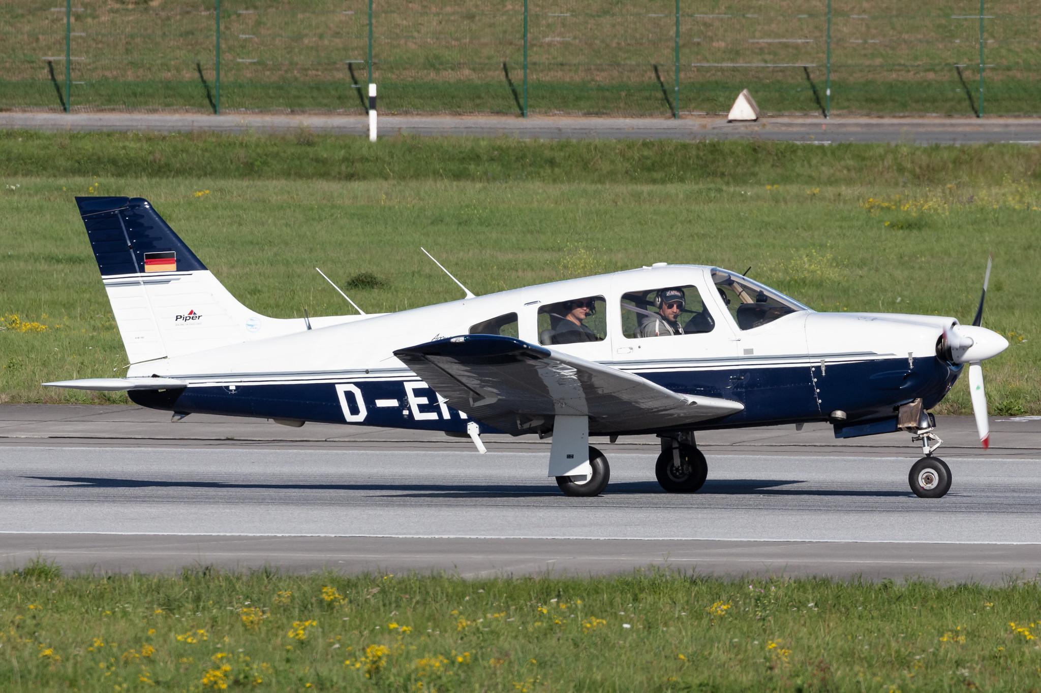 Hamburg Finkenwerder: Airbus HFB Motorfluggruppe |  Piper PA28R-201 Arrow P28R | D-ERRO | MSN 2844005