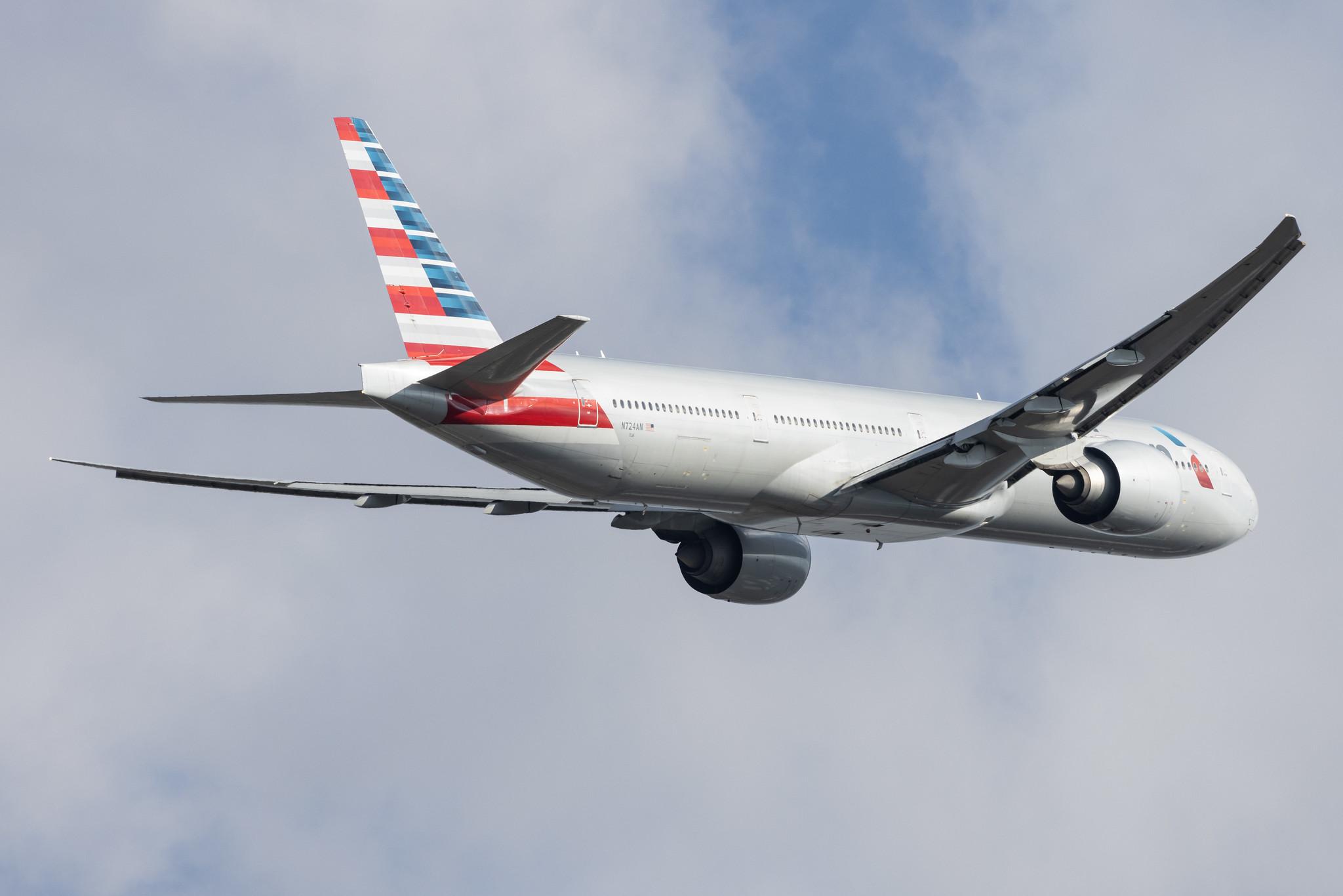 London Heathrow: American Airlines (AA / AAL) |  Boeing 777-323(ER) B77W | N724AN | MSN 31548