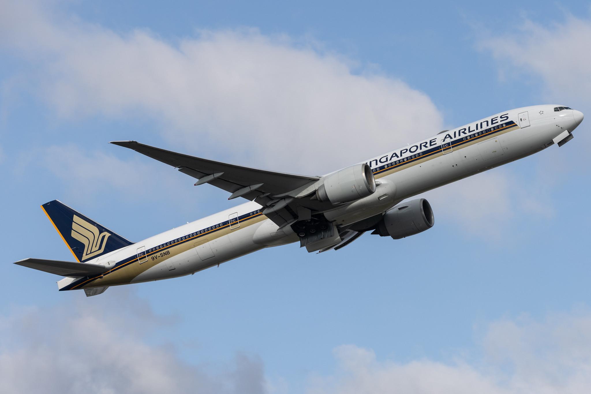 London Heathrow: Singapore Airlines (SQ / SIA) |  Boeing 777-312(ER) B77W | 9V-SNB | MSN 42241