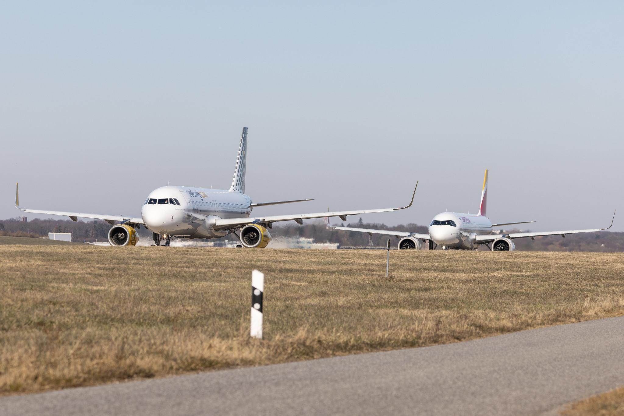 Hamburg Airport: Vueling (VY / VLG) |  Airbus A320-232 A320 | EC-MER | MSN 6510