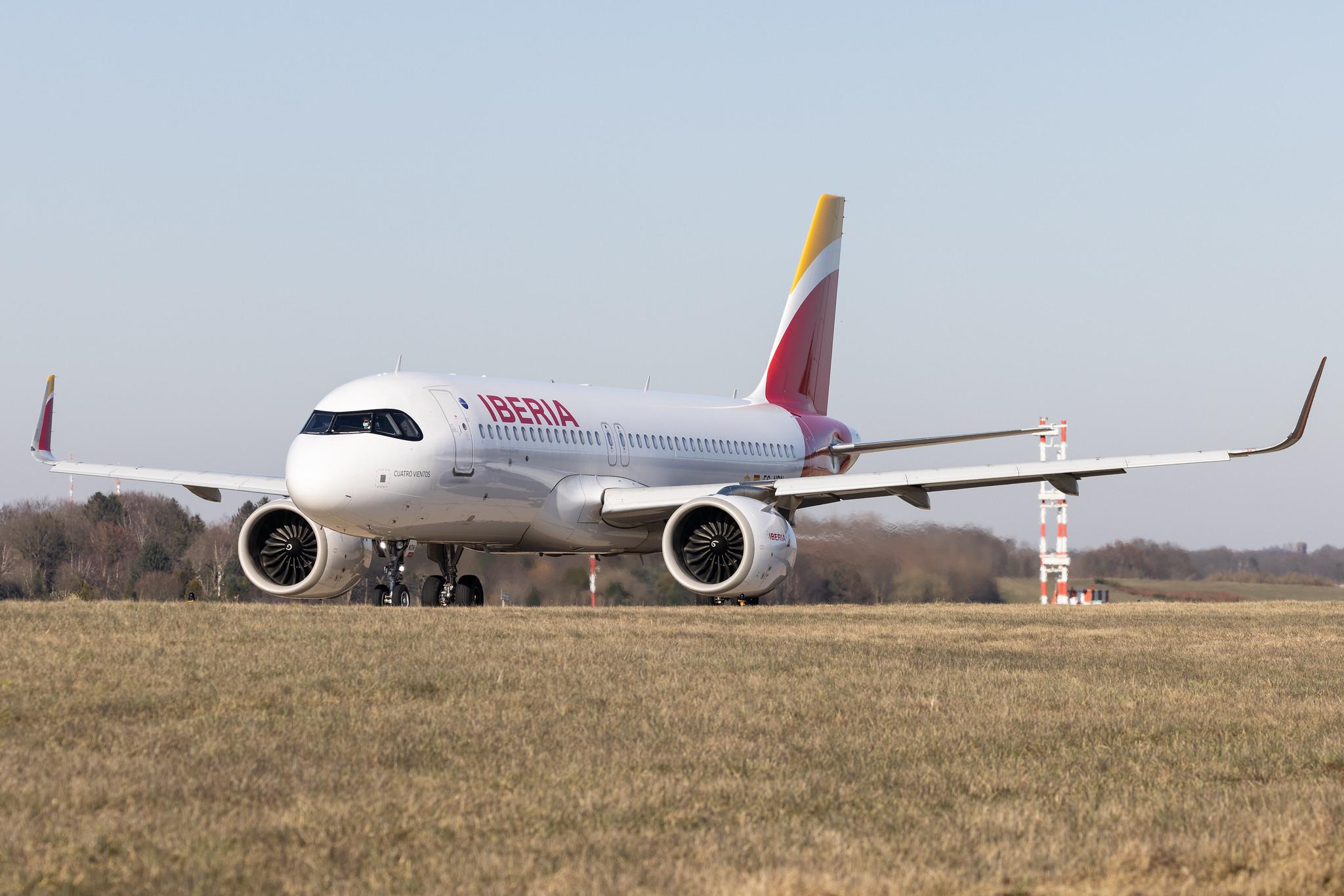 Hamburg Airport: Iberia (IB / IBE) |  Airbus A320-251N A20N | EC-NDN | MSN 8939