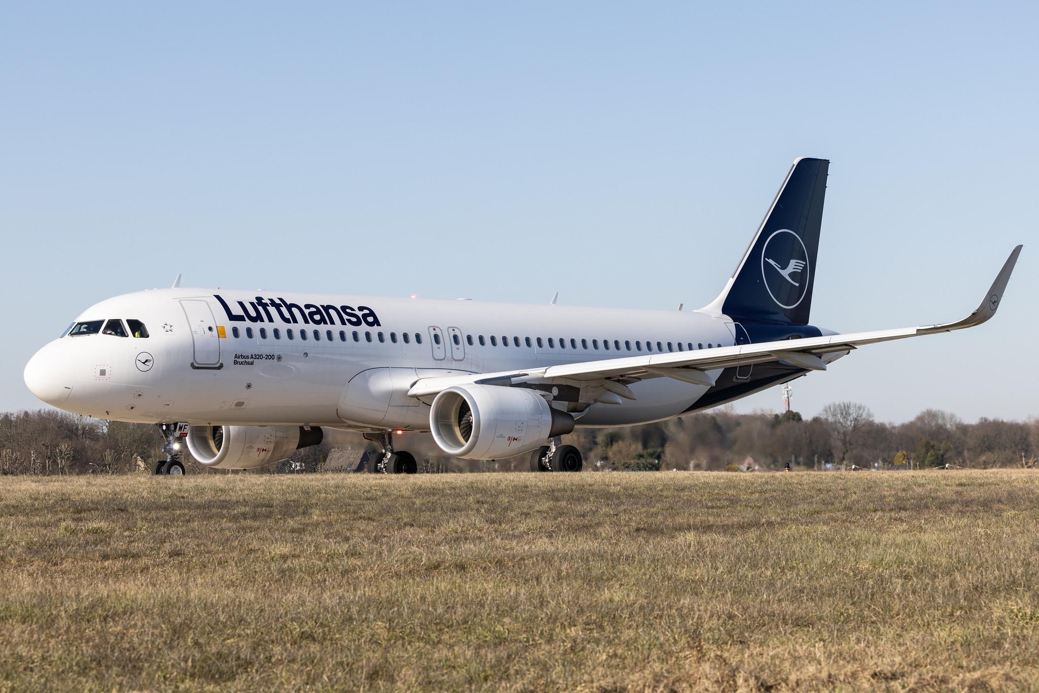 Hamburg Airport: Lufthansa (LH / DLH) |  Airbus A320-214 A320 | D-AIWF | MSN 8853