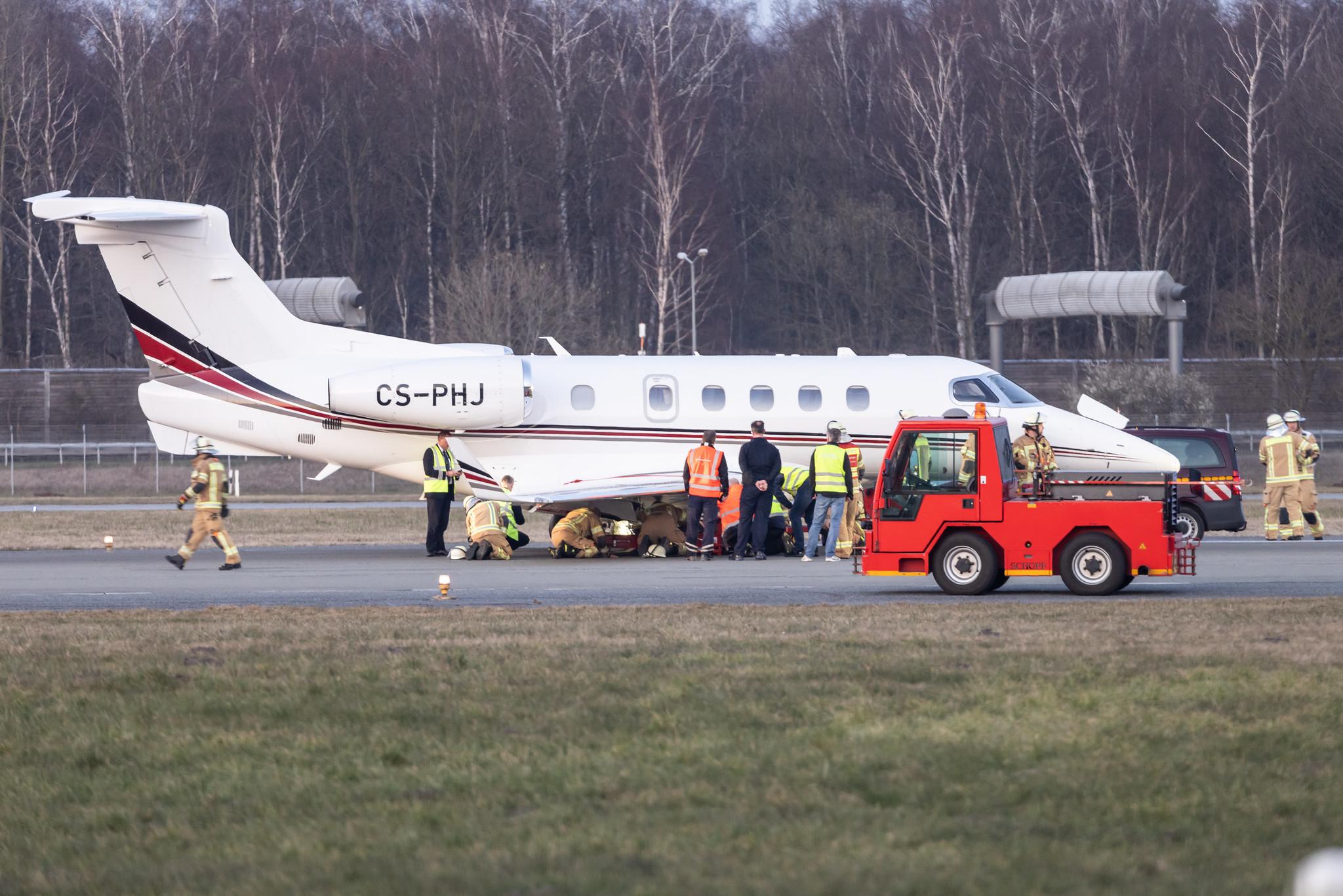 Hamburg Airport: NetJets Europe (/ NJE) |  Embraer Phenom 300 E55P | CS-PHJ | MSN 50500336