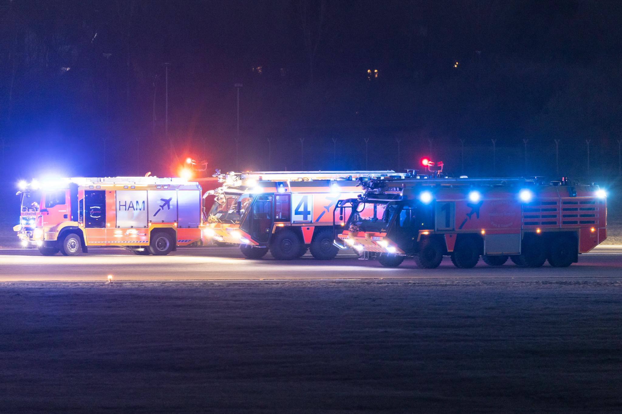 Hamburg Airport: NetJets Europe (/ NJE) |  Embraer Phenom 300 E55P | CS-PHJ | MSN 50500336