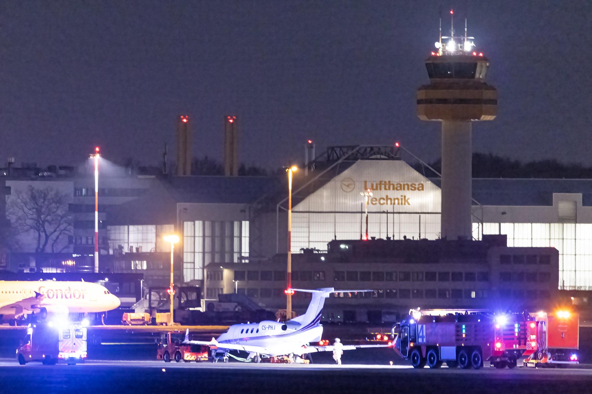 Hamburg Airport: NetJets Europe (/ NJE) |  Embraer Phenom 300 E55P | CS-PHJ | MSN 50500336