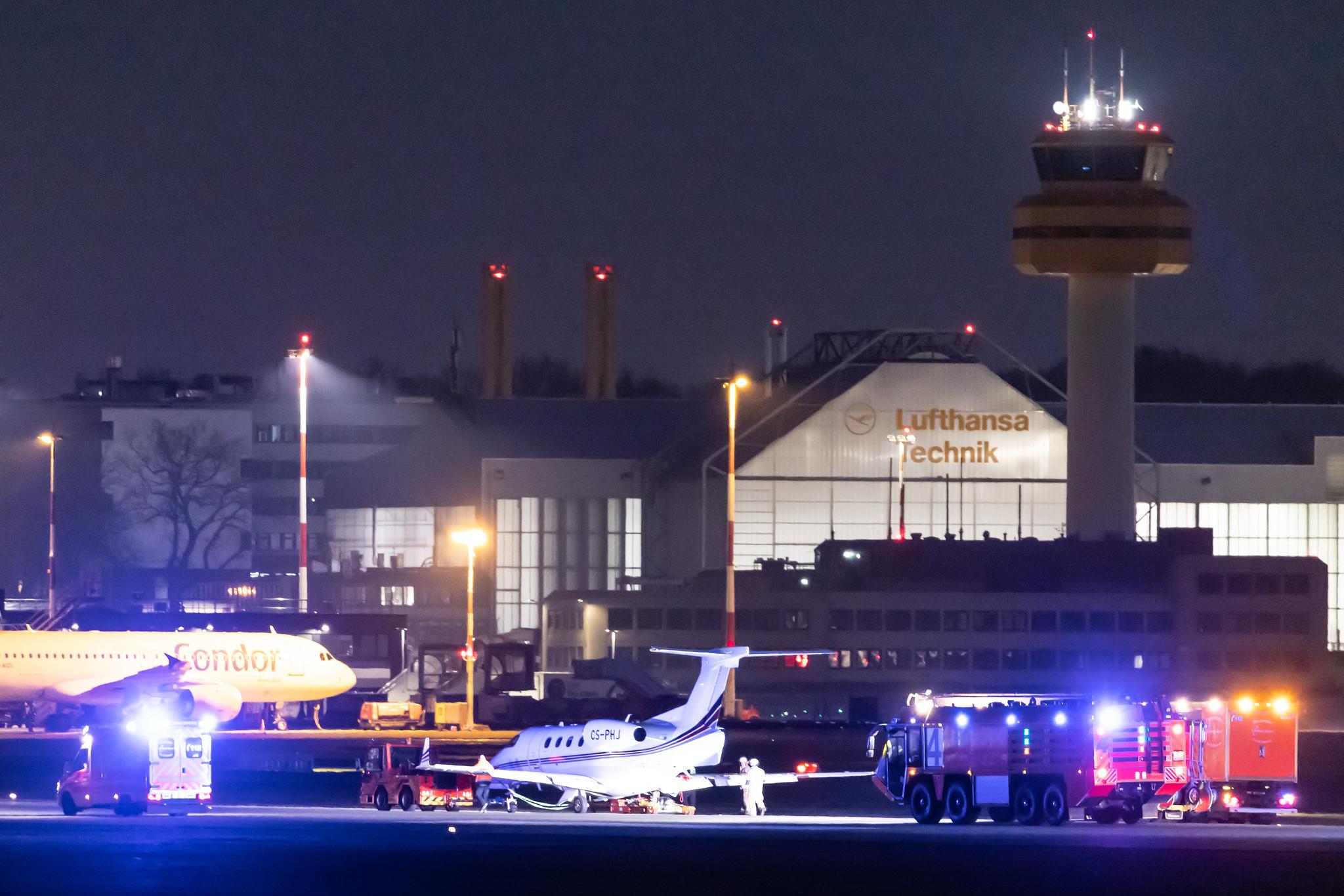 Hamburg Airport: NetJets Europe (/ NJE) |  Embraer Phenom 300 E55P | CS-PHJ | MSN 50500336