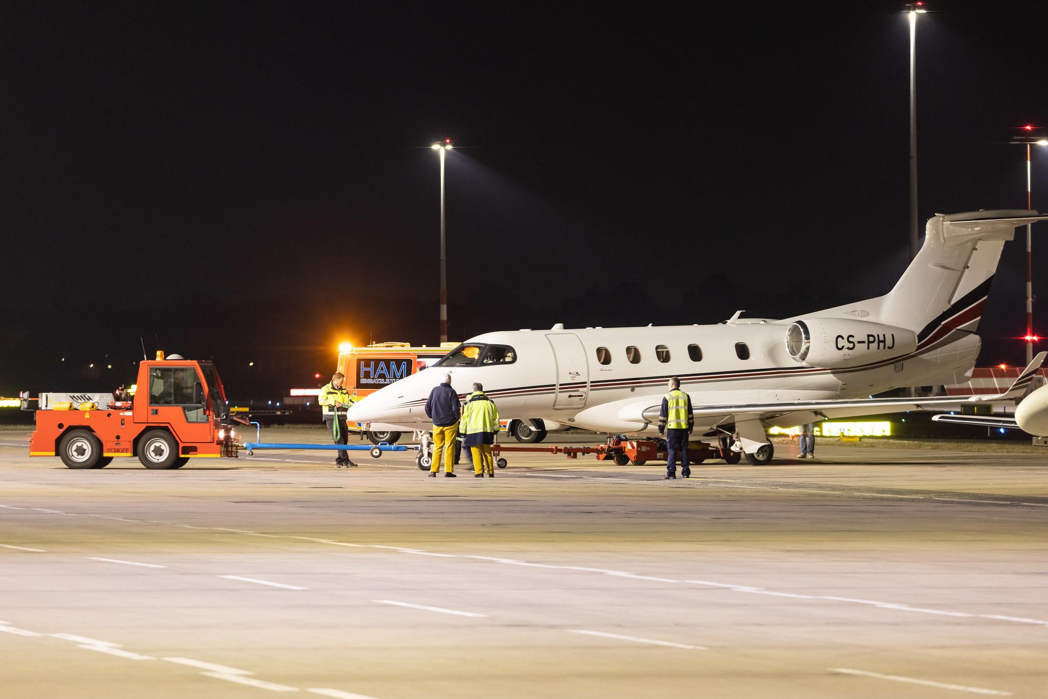 Hamburg Airport: NetJets Europe (/ NJE) |  Embraer Phenom 300 E55P | CS-PHJ | MSN 50500336