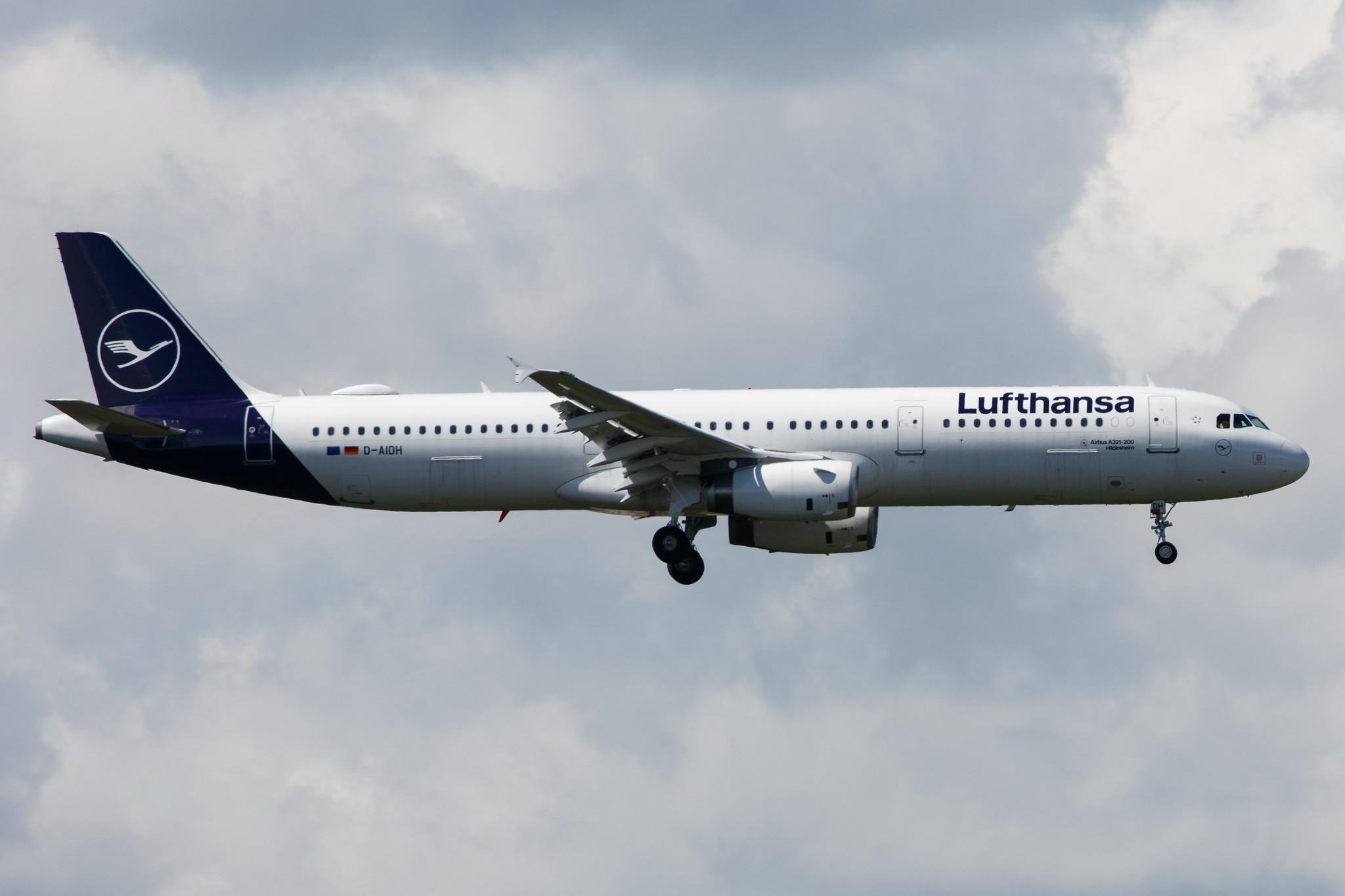 Frankfurt Airport: Lufthansa (LH / DLH) |  Airbus A321-231 A321 | D-AIDH | MSN 4710