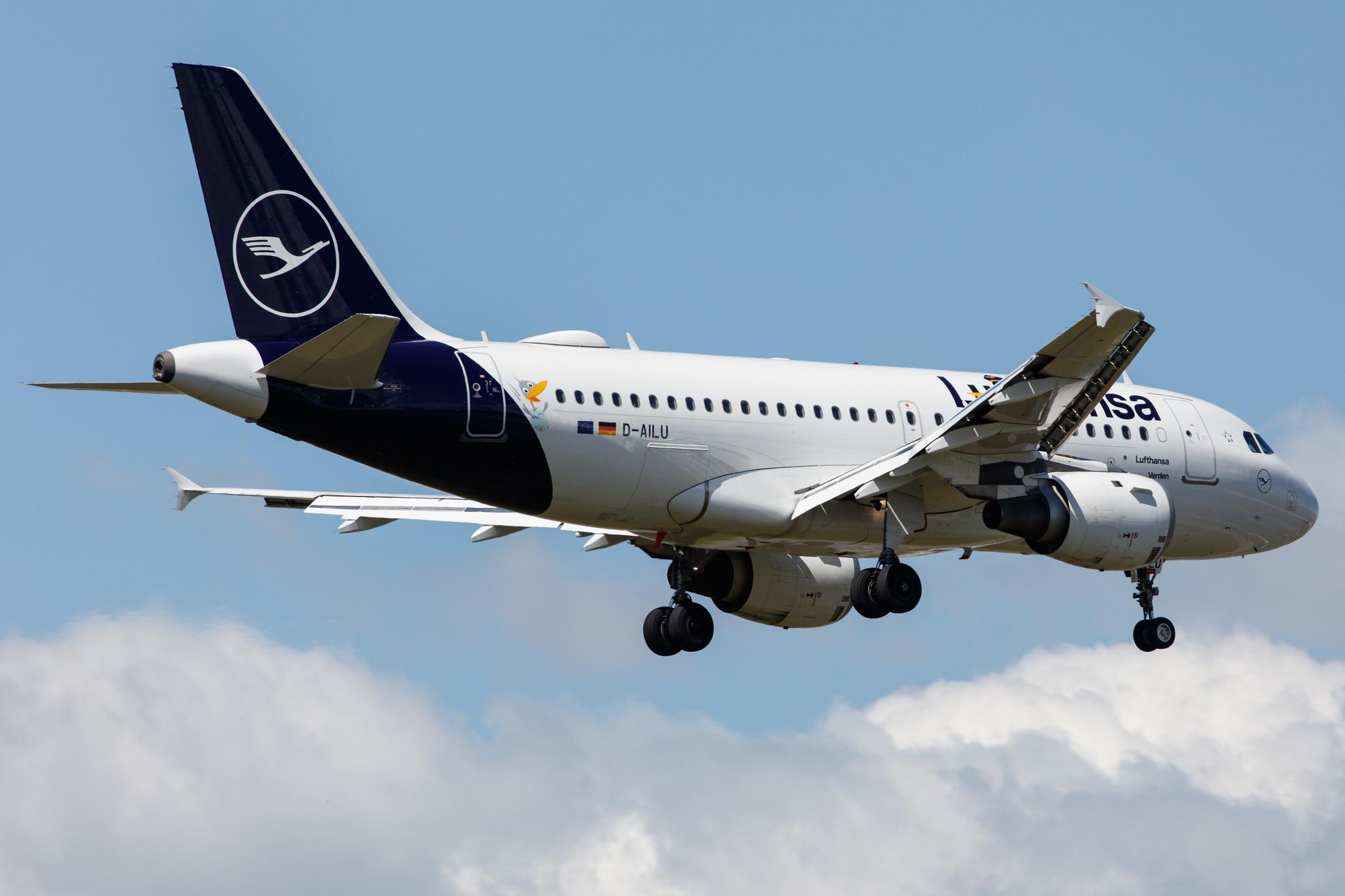 Frankfurt Airport: Lufthansa (LH / DLH) |  Livery: Lu Sticker |  Airbus A319-114 A319 | D-AILU | MSN 0744