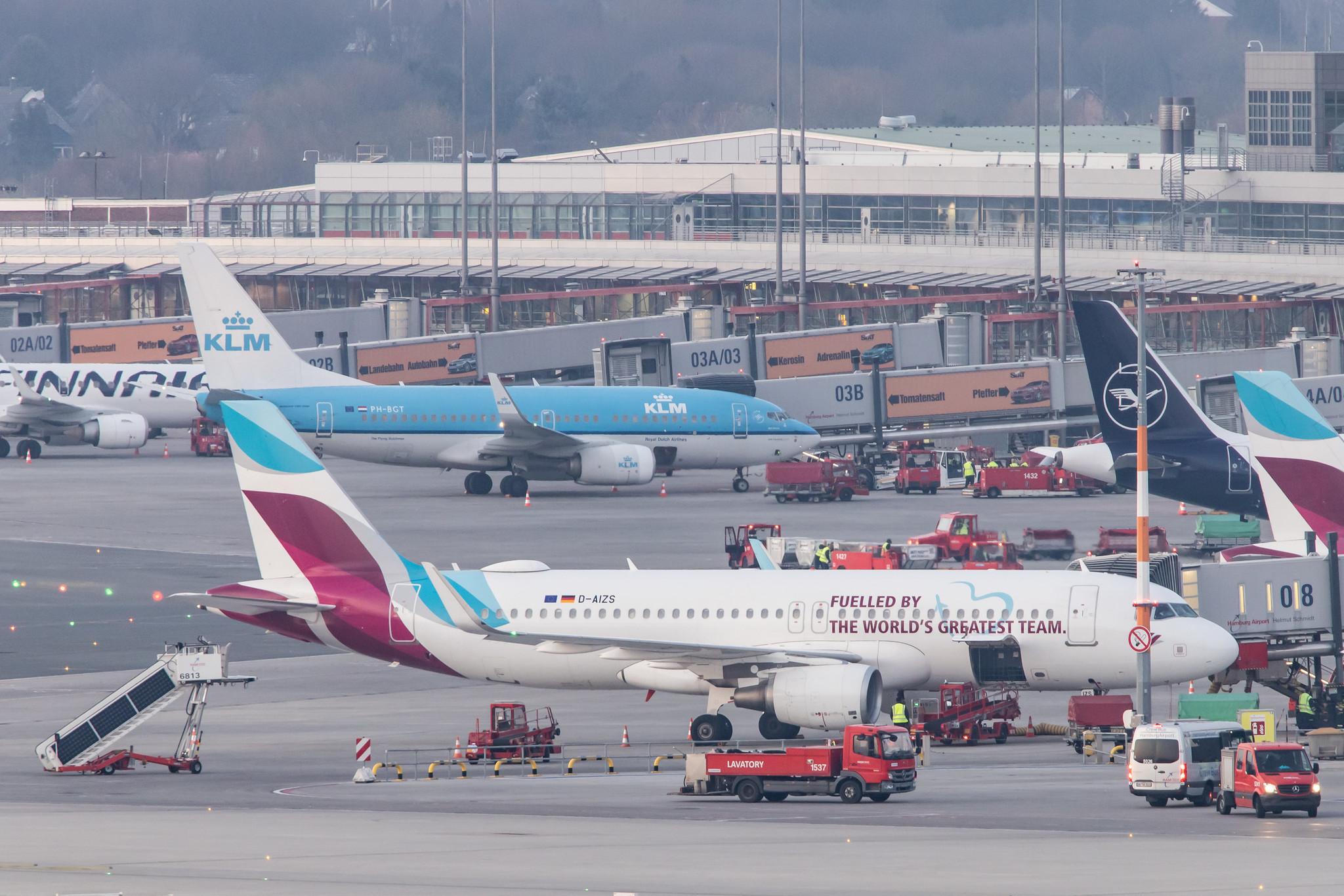 Hamburg Airport: Eurowings (EW / EWG) |  Livery: Das beste Team der Welt Livery |  Airbus A320-214 A320 | D-AIZS | MSN 5557