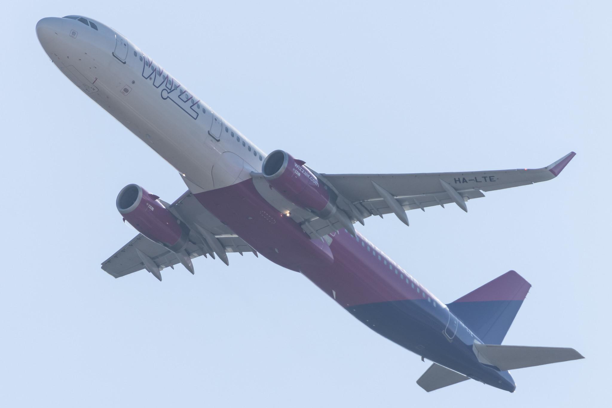 Köln Bonn Airport: Wizz Air (W6 / WZZ) |  Airbus A321-231 A321 | HA-LTE | MSN 8325