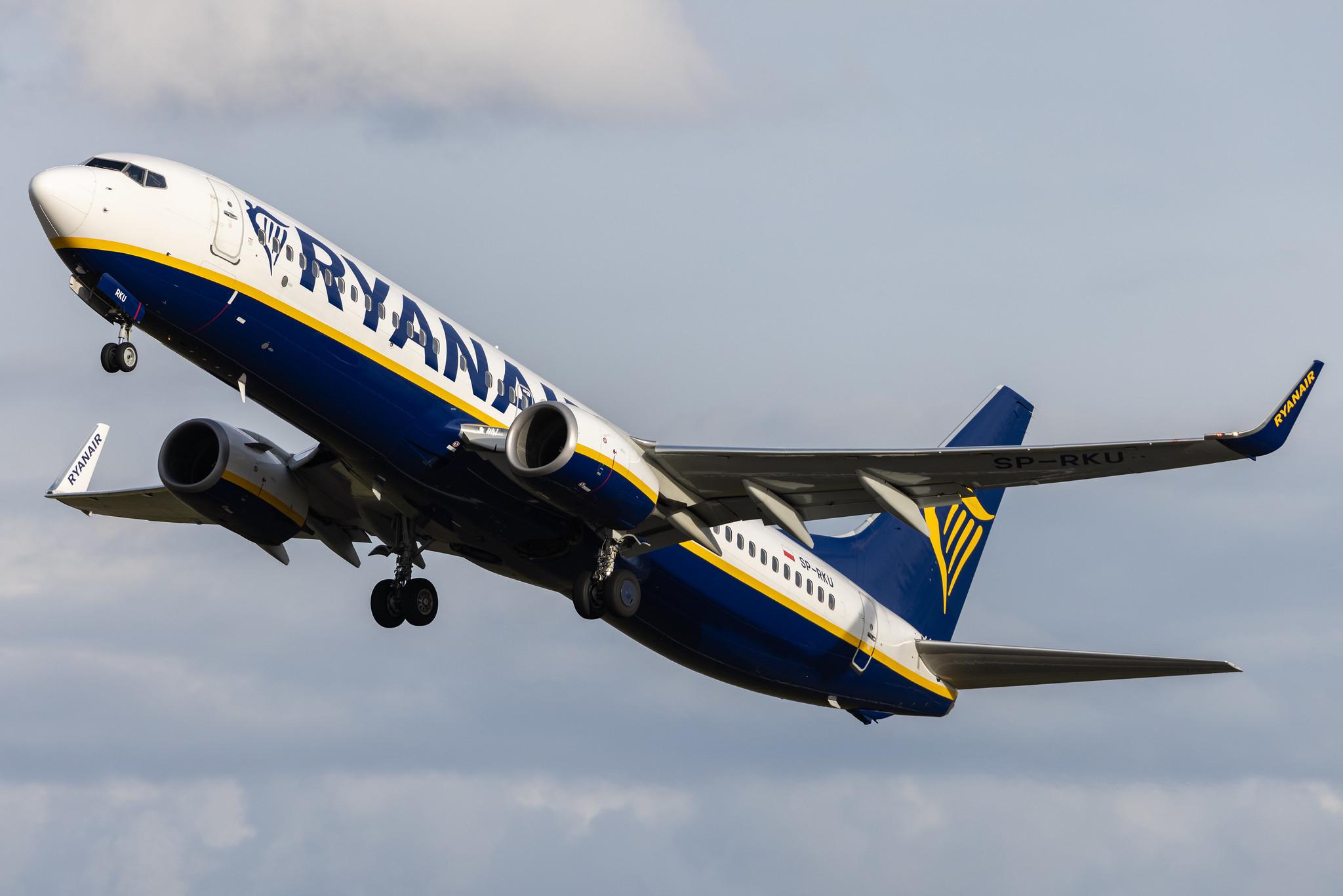 Hamburg Airport: Ryanair (FR / RYR) | Operator: Buzz |  Boeing 737-8AS B738 | SP-RKU | MSN 44806
