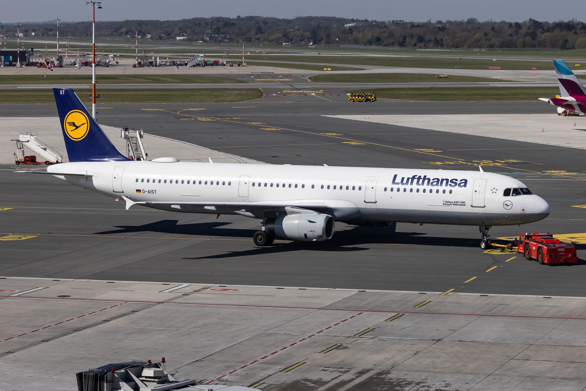 Hamburg Airport: Lufthansa (LH / DLH) |  Airbus A321-231 A321 | D-AIST | MSN 4005