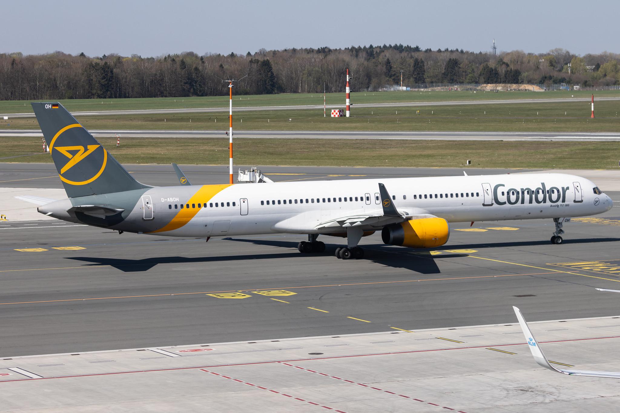 Hamburg Airport: Condor (DE / CFG) |  Boeing 757-330 B753 | D-ABOH | MSN 30030