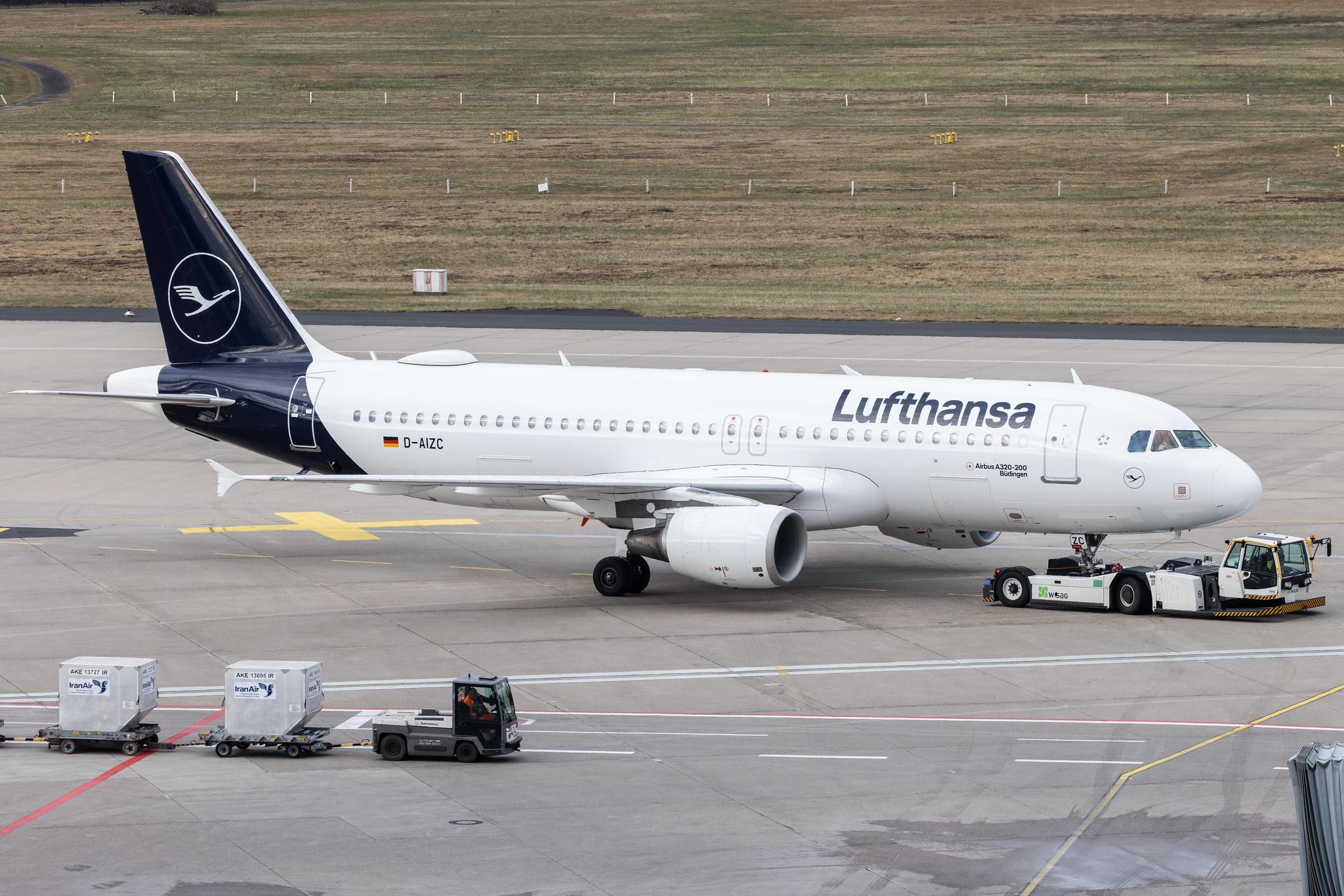Köln Bonn Airport: Lufthansa (LH / DLH) |  Airbus A320-214 A320 | D-AIZC | MSN 4153