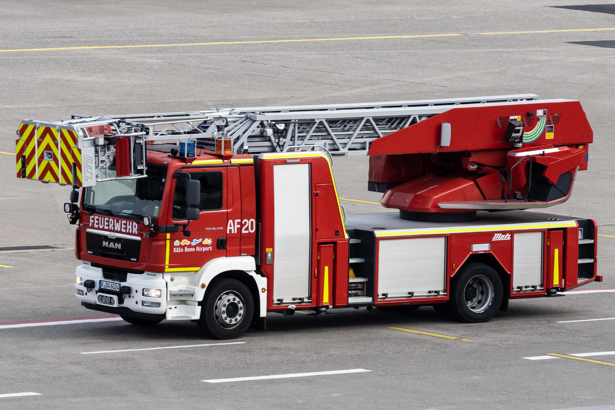 Köln Bonn Airport: Feuerwehr Köln Bonn Airport