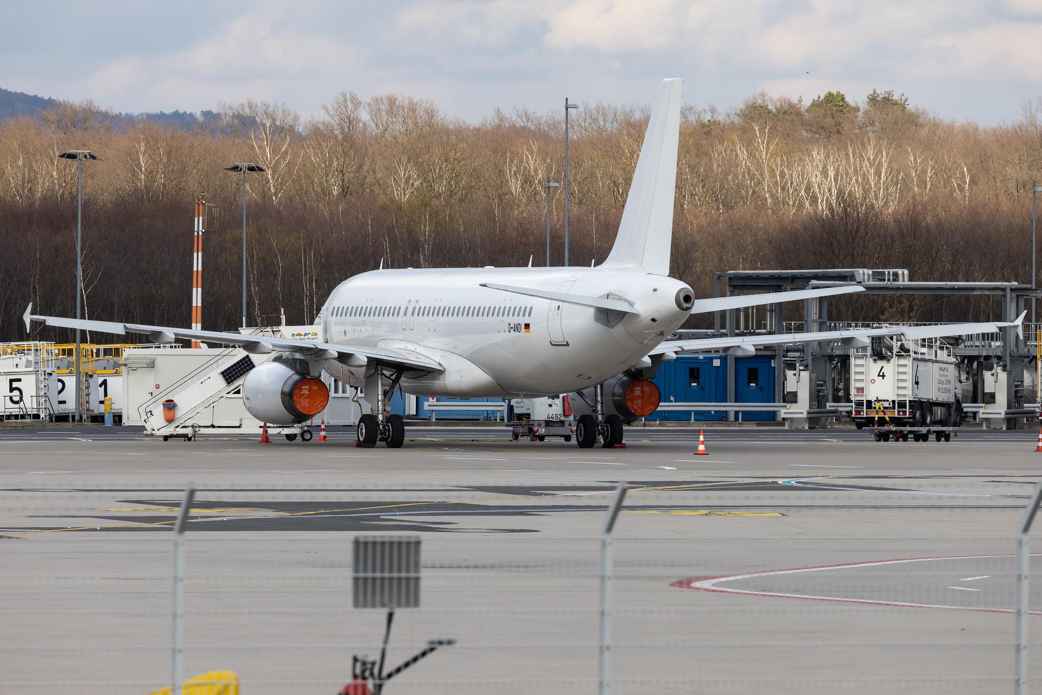 Köln Bonn Airport: Leav Aviation |  Airbus A320-232 A320 | D-ANDI | MSN 3674