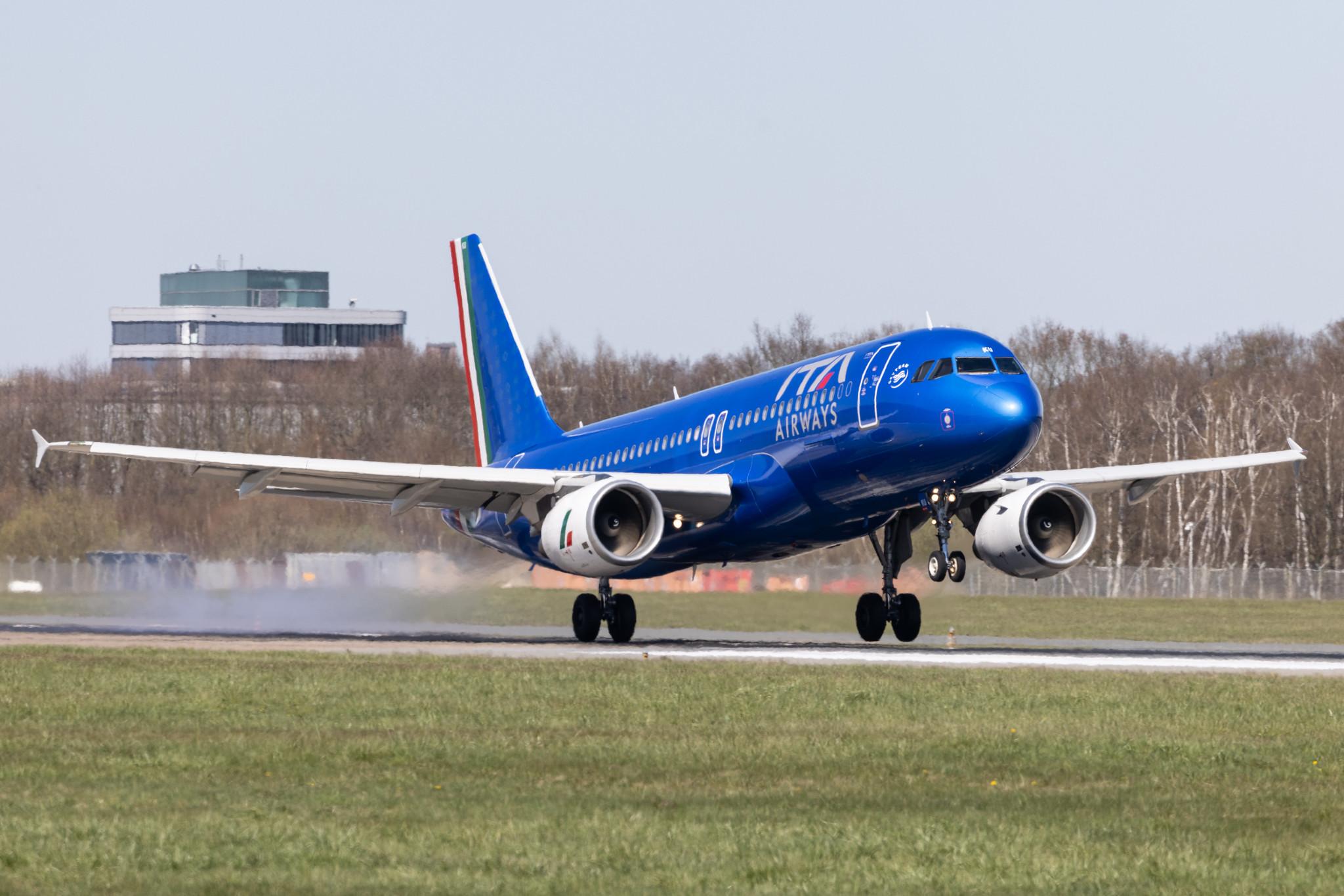Hamburg Airport: ITA Airways (AZ / ITY) | Operator: Italia Trasporto Aereo |  Airbus A320-214 A320 | EI-IKU | MSN 1217