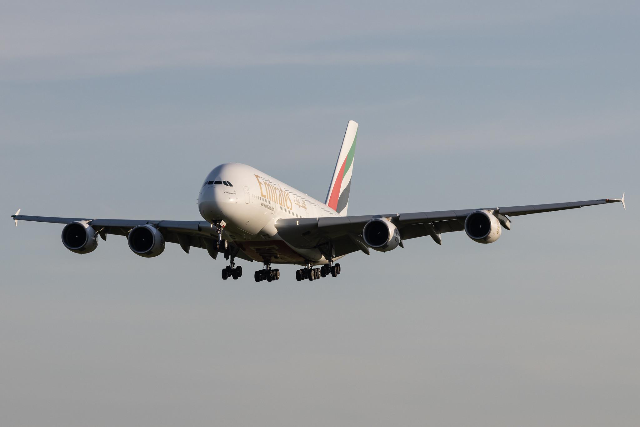 Hamburg Airport: Emirates (EK / UAE) | Airbus A380-861 A388 | A6-EEZ | MSN 158