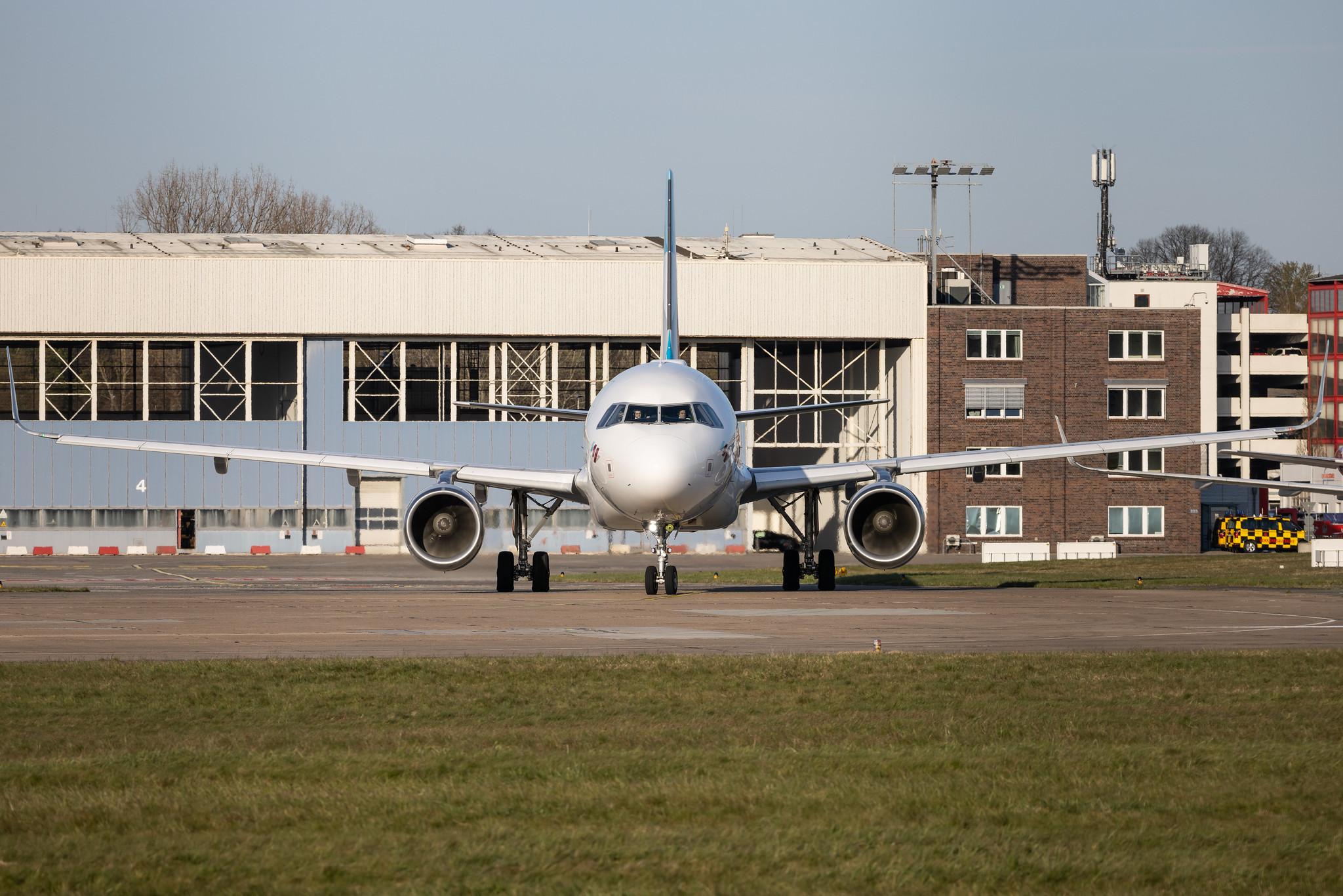Hamburg Airport: Eurowings (EW / EWG) |  Airbus A320-214 A320 | D-AEWG | MSN 7121