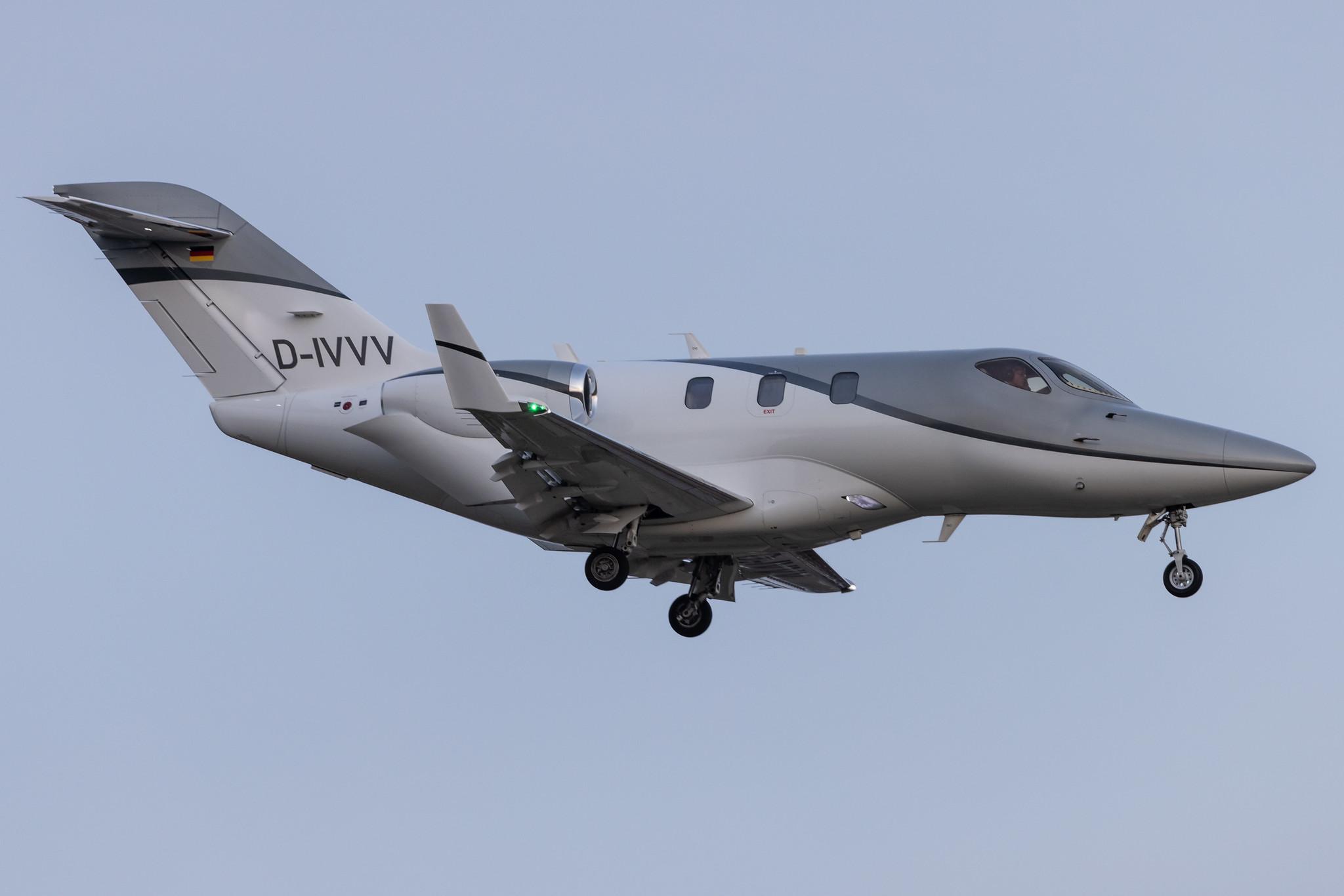 Hamburg Airport: Private Owner |  Honda HA-420 HondaJet HDJT | D-IVVV | MSN 42000060