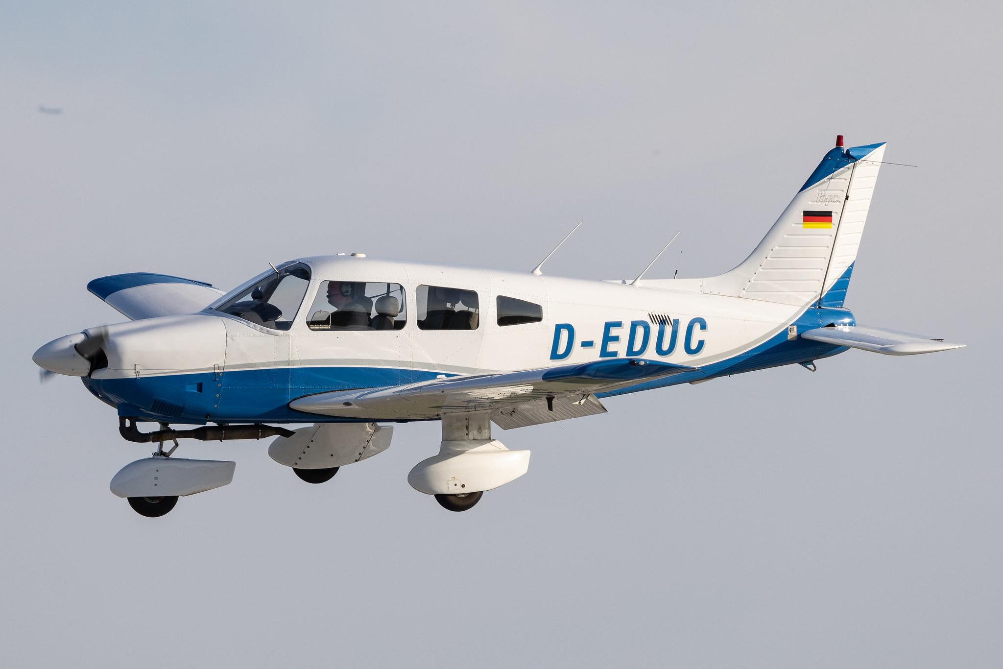 Hamburg Airport: Private owner |  Piper PA28-181 Archer II P28A | D-EDUC | MSN 2890170