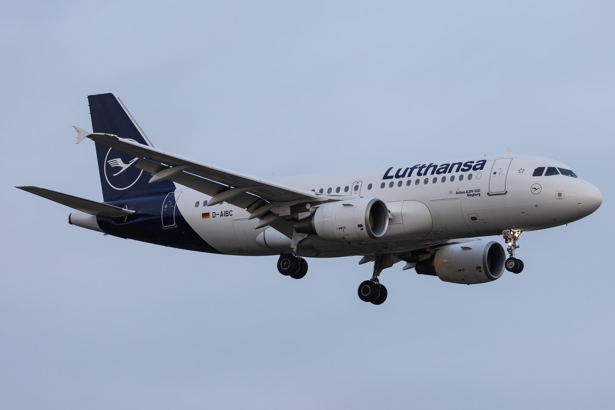 Hamburg Airport: Lufthansa (LH / DLH) |  Airbus A319-112 A319 | D-AIBC | MSN 4332