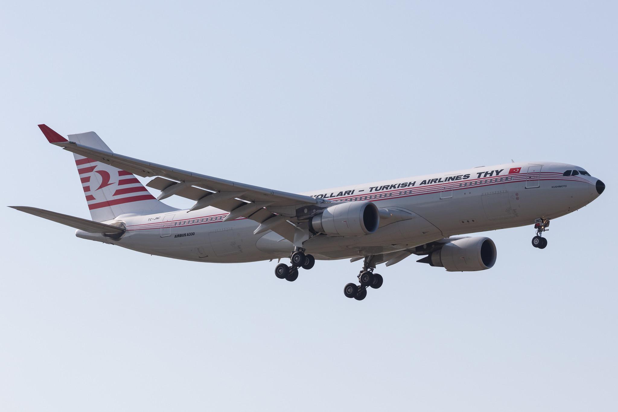 Amsterdam Schiphol: Turkish Airlines (TK / THY) |  Livery: Retro Livery |  Airbus A330-203 A332 | TC-JNC | MSN 0742