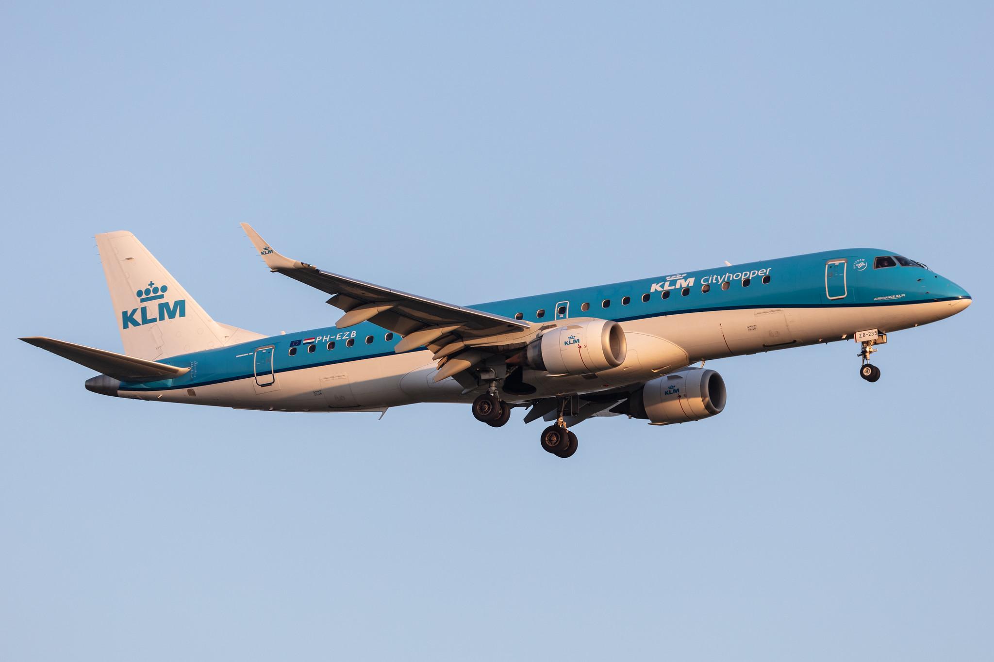 Amsterdam Schiphol: KLM (KL / KLM) | Operator: KLM Cityhopper |  Embraer E190STD E190 | PH-EZB | MSN 19000235
