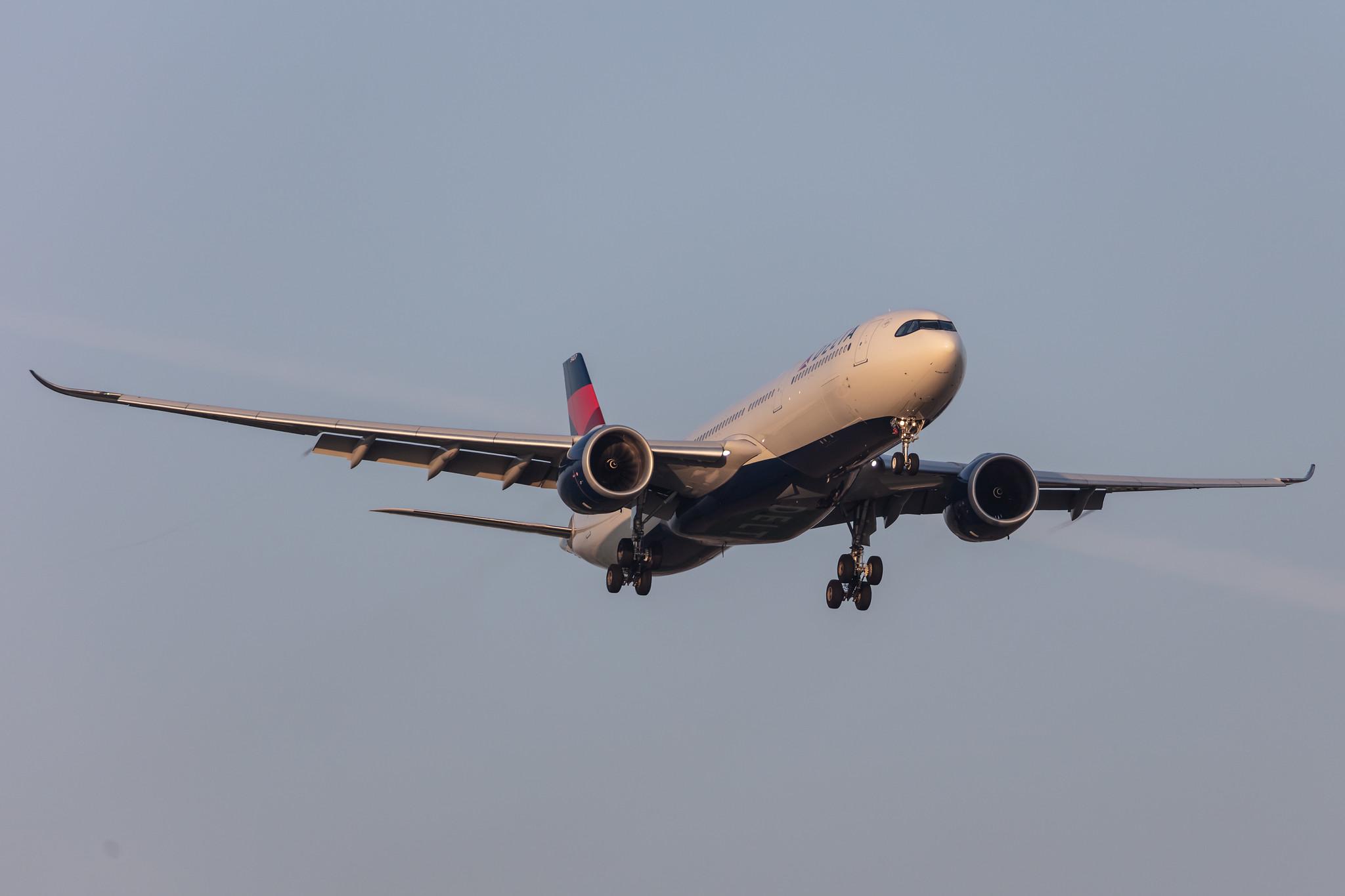 Amsterdam Schiphol: Delta Air Lines (DL / DAL) |  Airbus A330-941 A339 | N407DX | MSN 1957