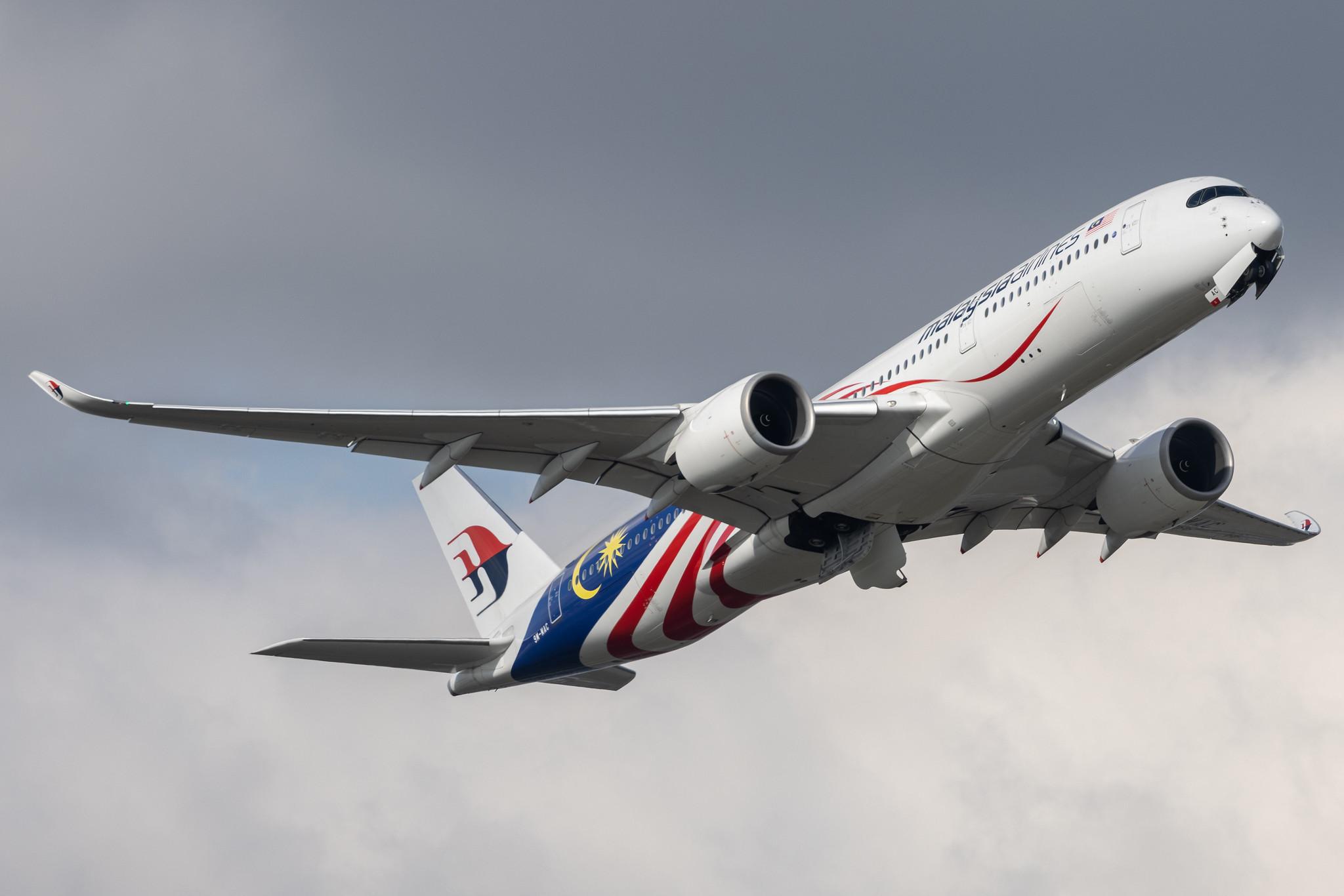 London Heathrow: Malaysia Airlines (MH / MAS) |  Livery: Malaysia Negaraku Livery |  Airbus A350-941 A359 | 9M-MAC | MSN 165