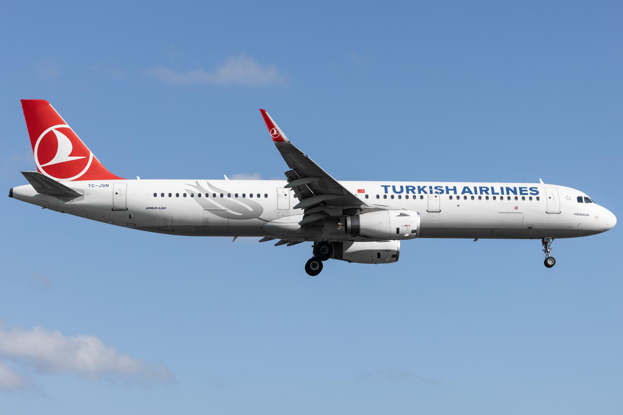 Hamburg Airport: Turkish Airlines (TK / THY) |  Airbus A321-231 A321 | TC-JSN | MSN 6508