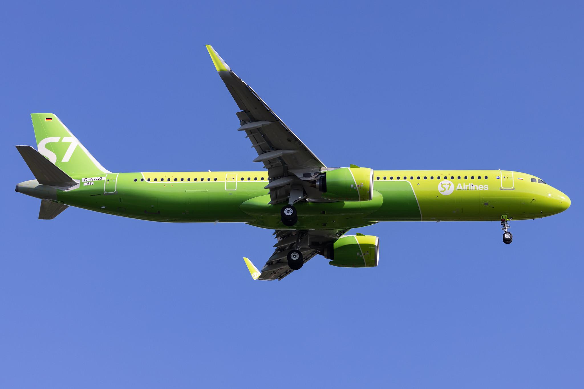 Hamburg Airport: S7 - Siberia Airlines (S7 / SBI) |  Airbus A321-271NX A21N | D-AYAG (VQ-BLT) | MSN 10883