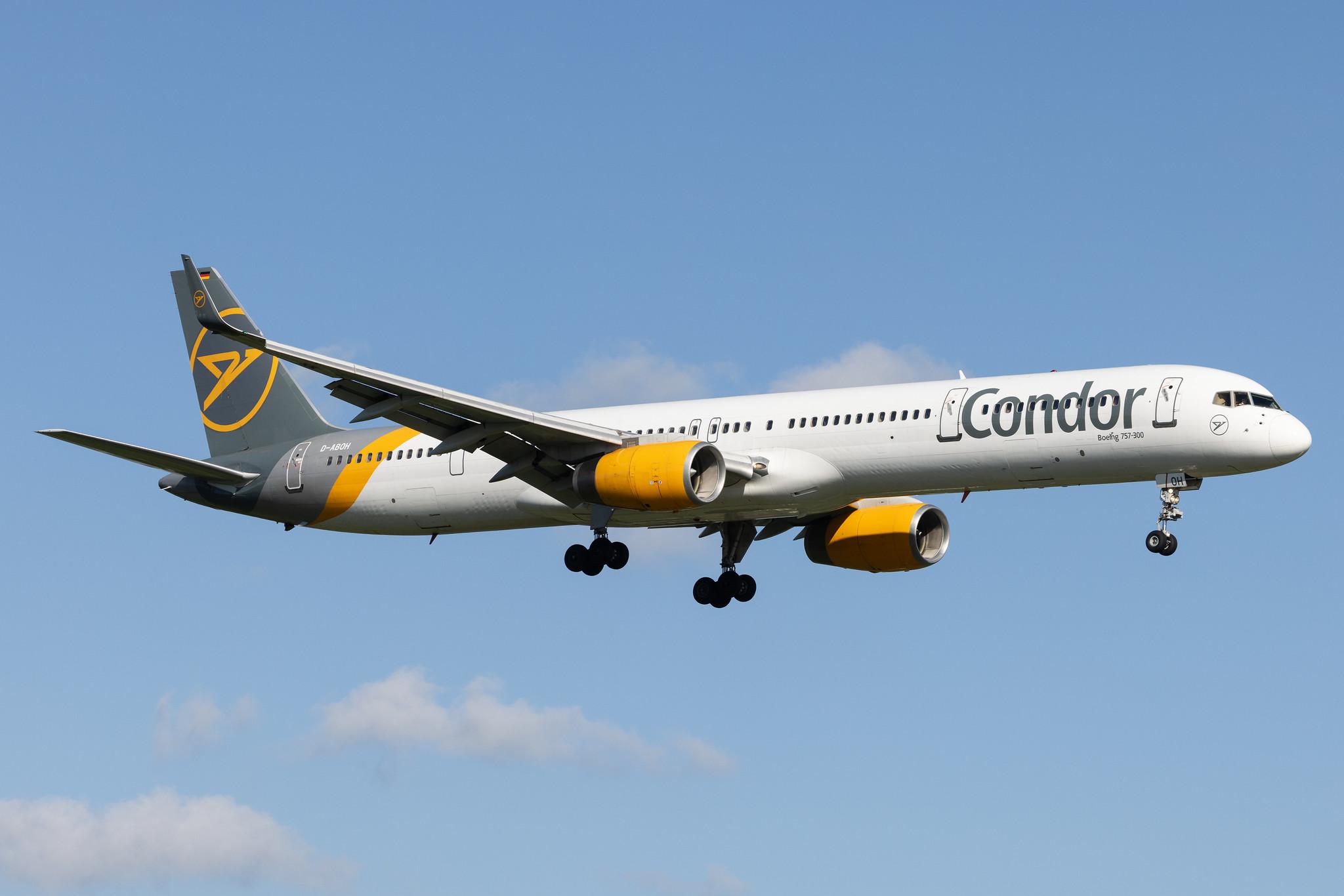 Hamburg Airport: Condor (DE / CFG) |  Boeing 757-330 B753 | D-ABOH | MSN 30030