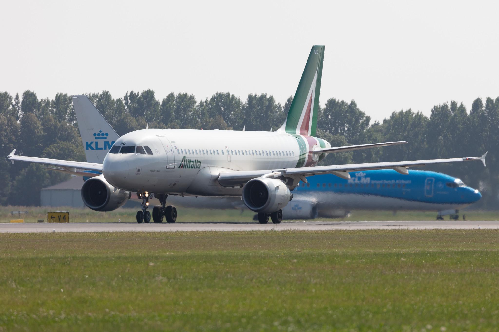 Amsterdam Schiphol:  Alitalia (AZ / AZA) |  Airbus A319-112 A319 | EI-IMC | MSN 2057