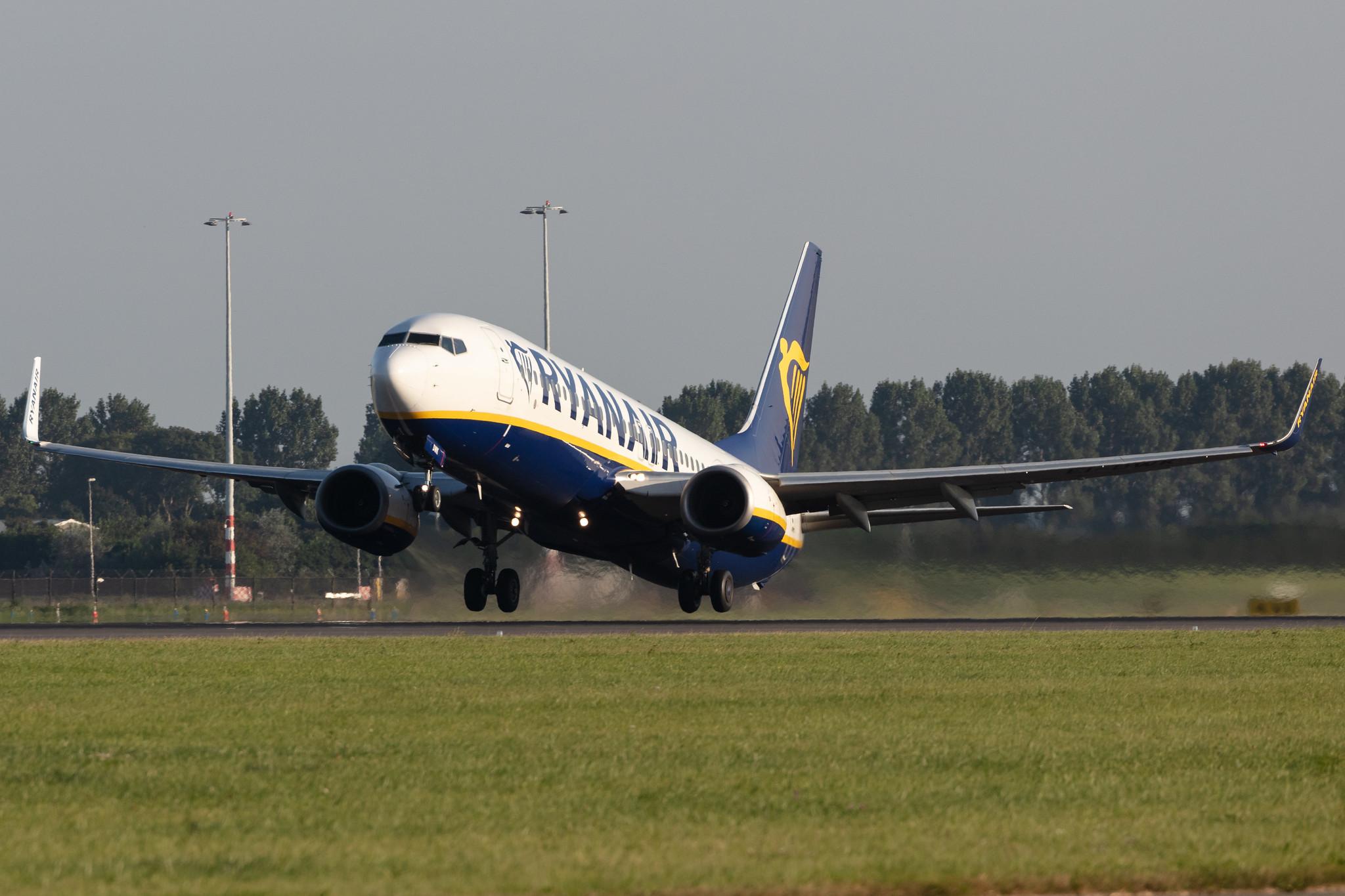 Amsterdam Schiphol: Ryanair (FR / RYR) |  Boeing 737-8AS B738 | EI-DWK | MSN 36078