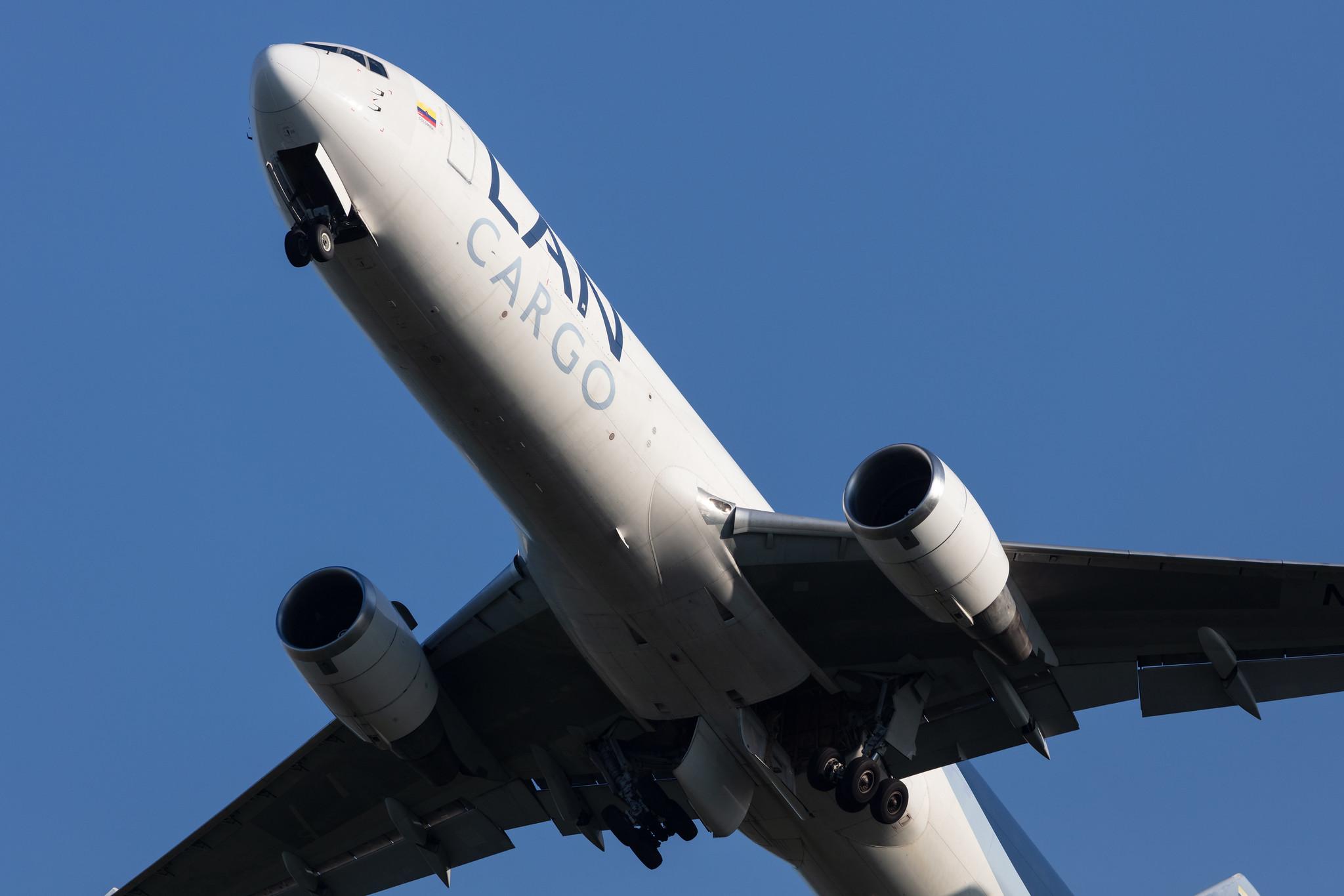 Amsterdam Schiphol: LATAM Cargo (UC / LCO) | Operator: LATAM Cargo Colombia |  Boeing 767-316F(ER) B763 | N418LA | MSN 34246