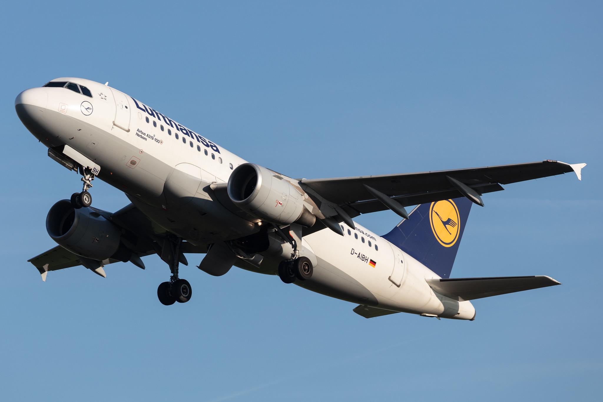 Amsterdam Schiphol: Lufthansa (LH / DLH) |  Airbus A319-112 A319 | D-AIBH | MSN 5239